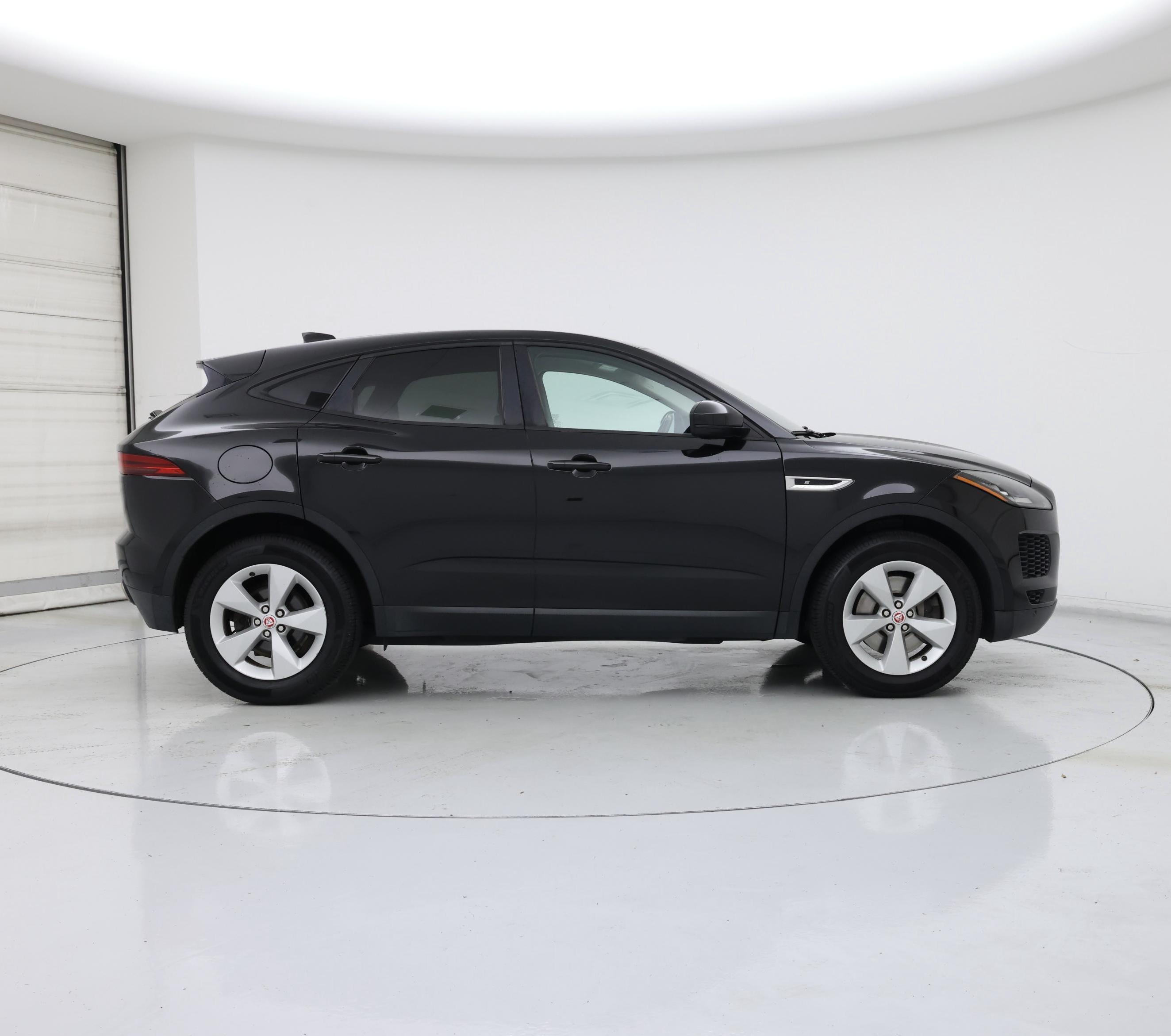 Thumbnail: 2019 Jaguar E-Pace - 7