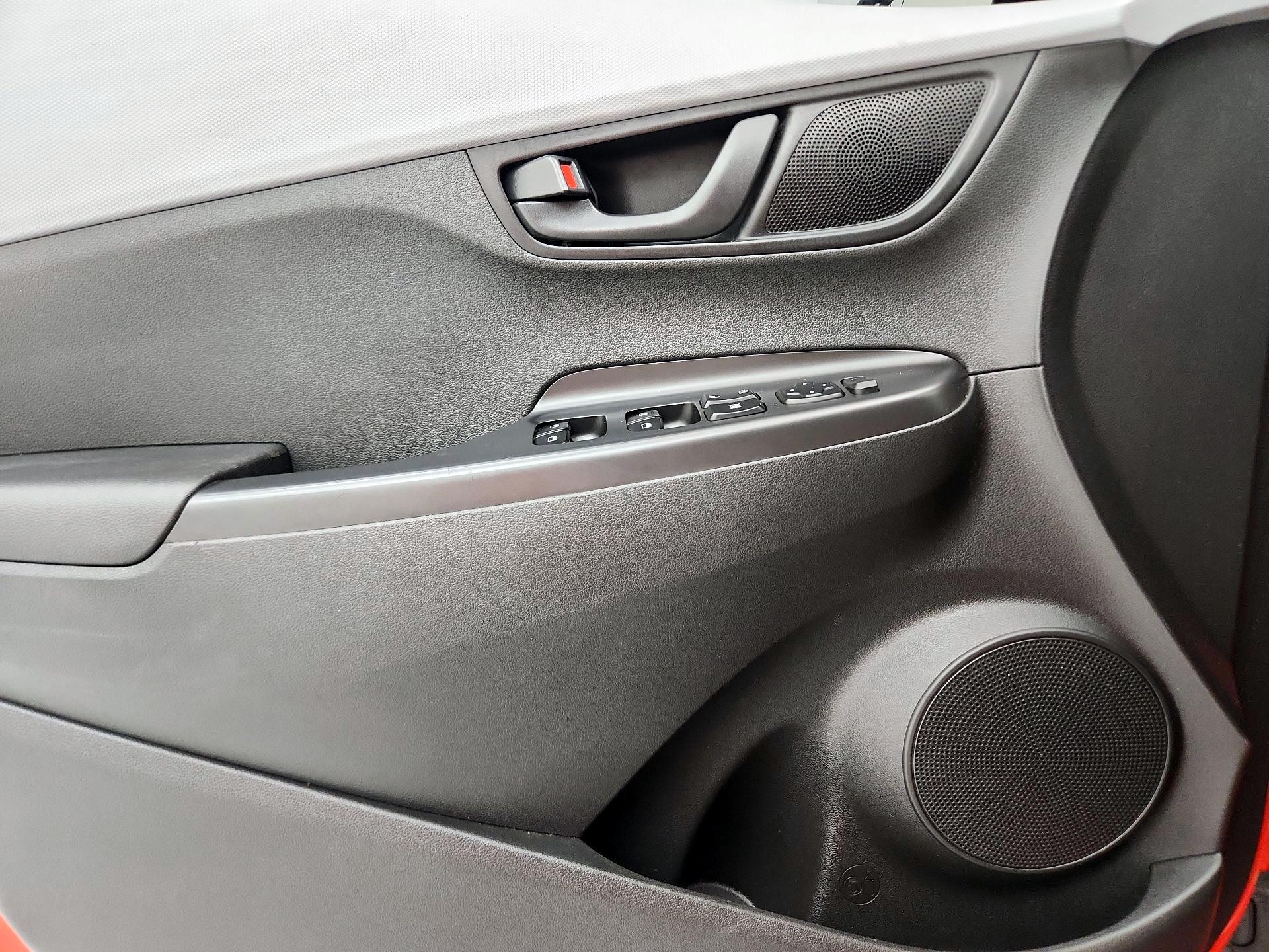 Thumbnail: 2020 Hyundai Kona - 12