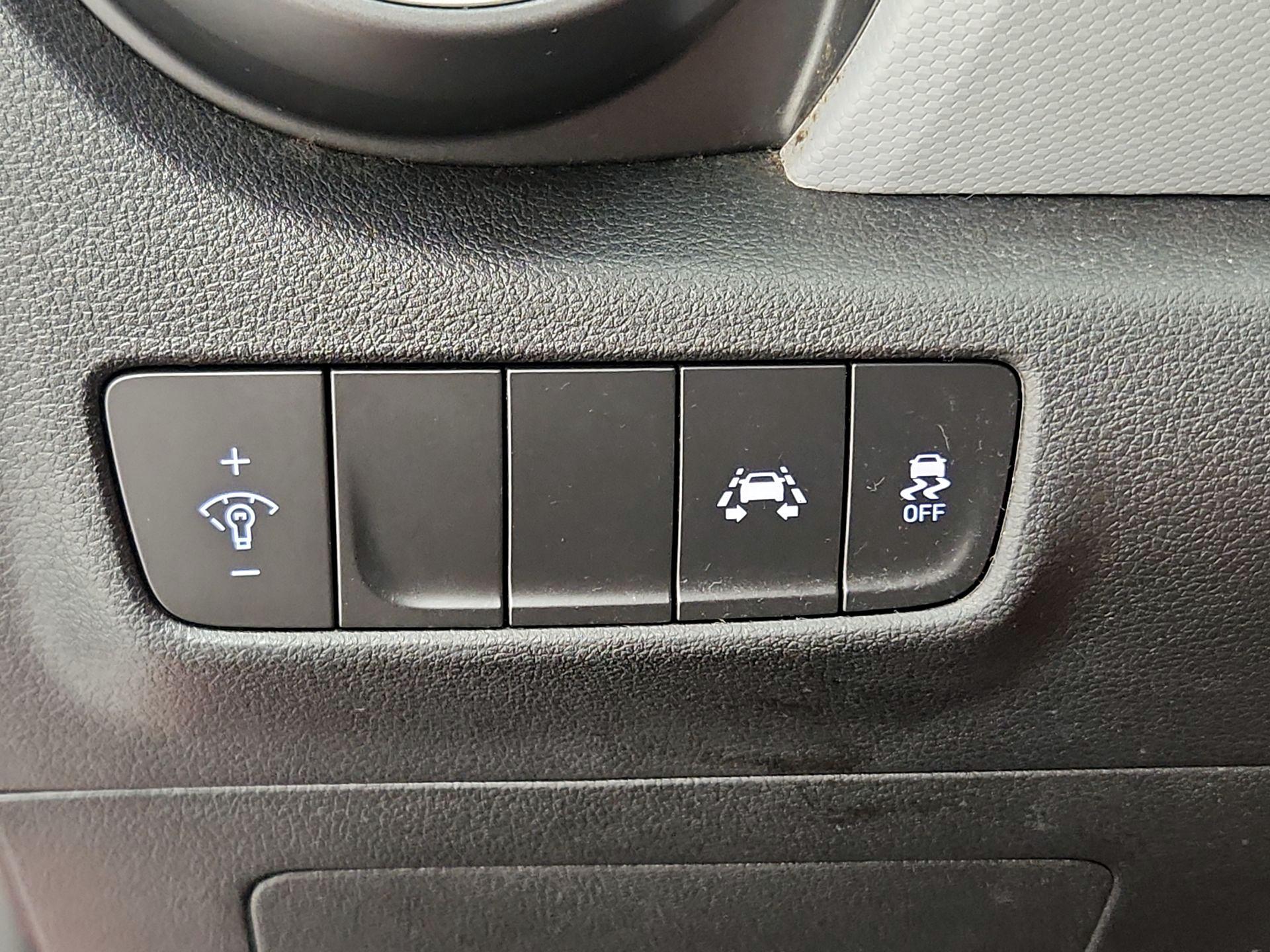 Thumbnail: 2020 Hyundai Kona - 13