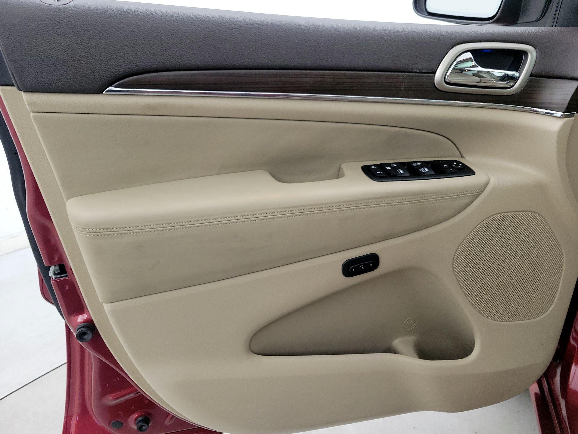 Thumbnail: 2014 Jeep Grand Cherokee - 12