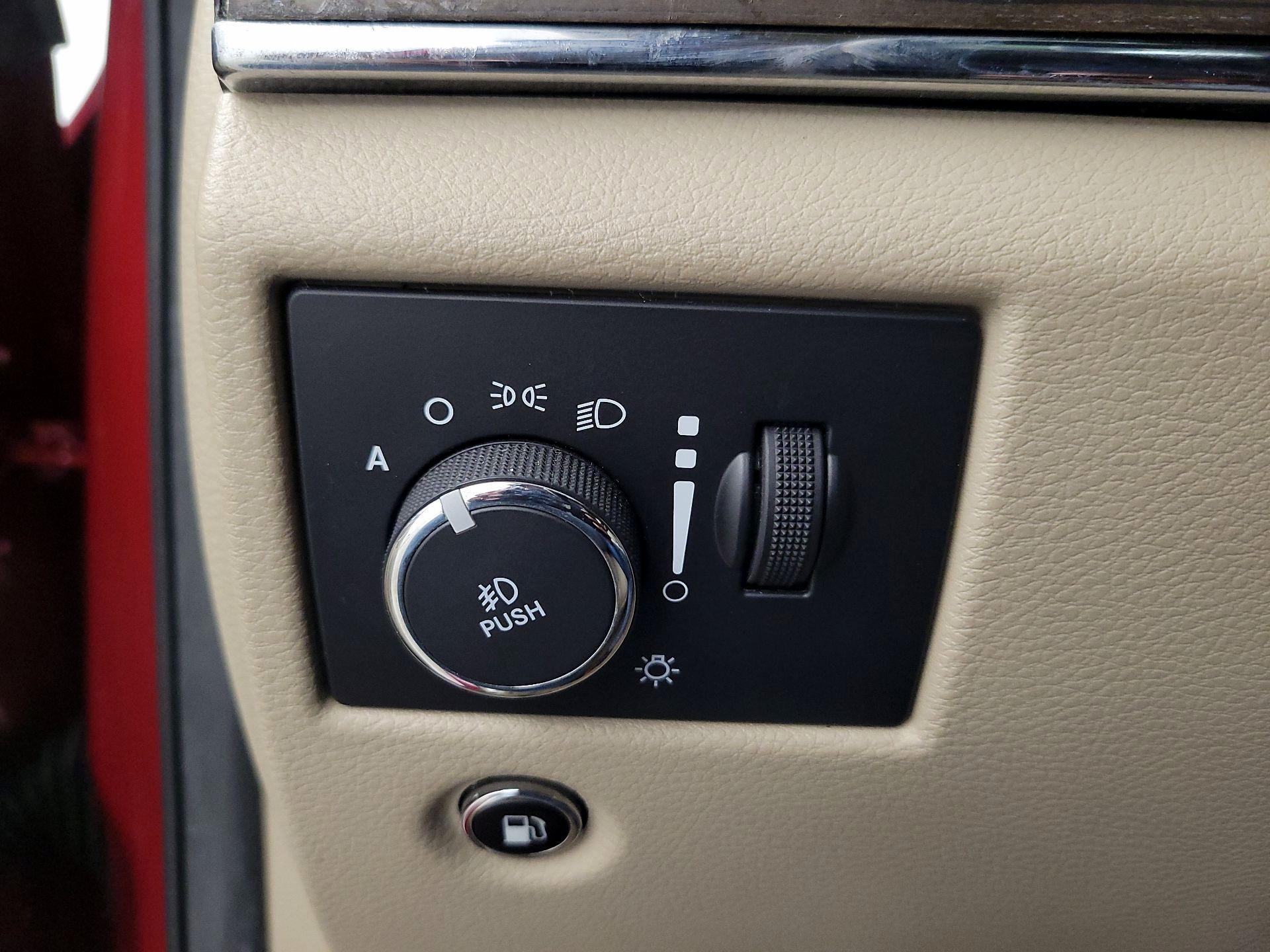 Thumbnail: 2014 Jeep Grand Cherokee - 13