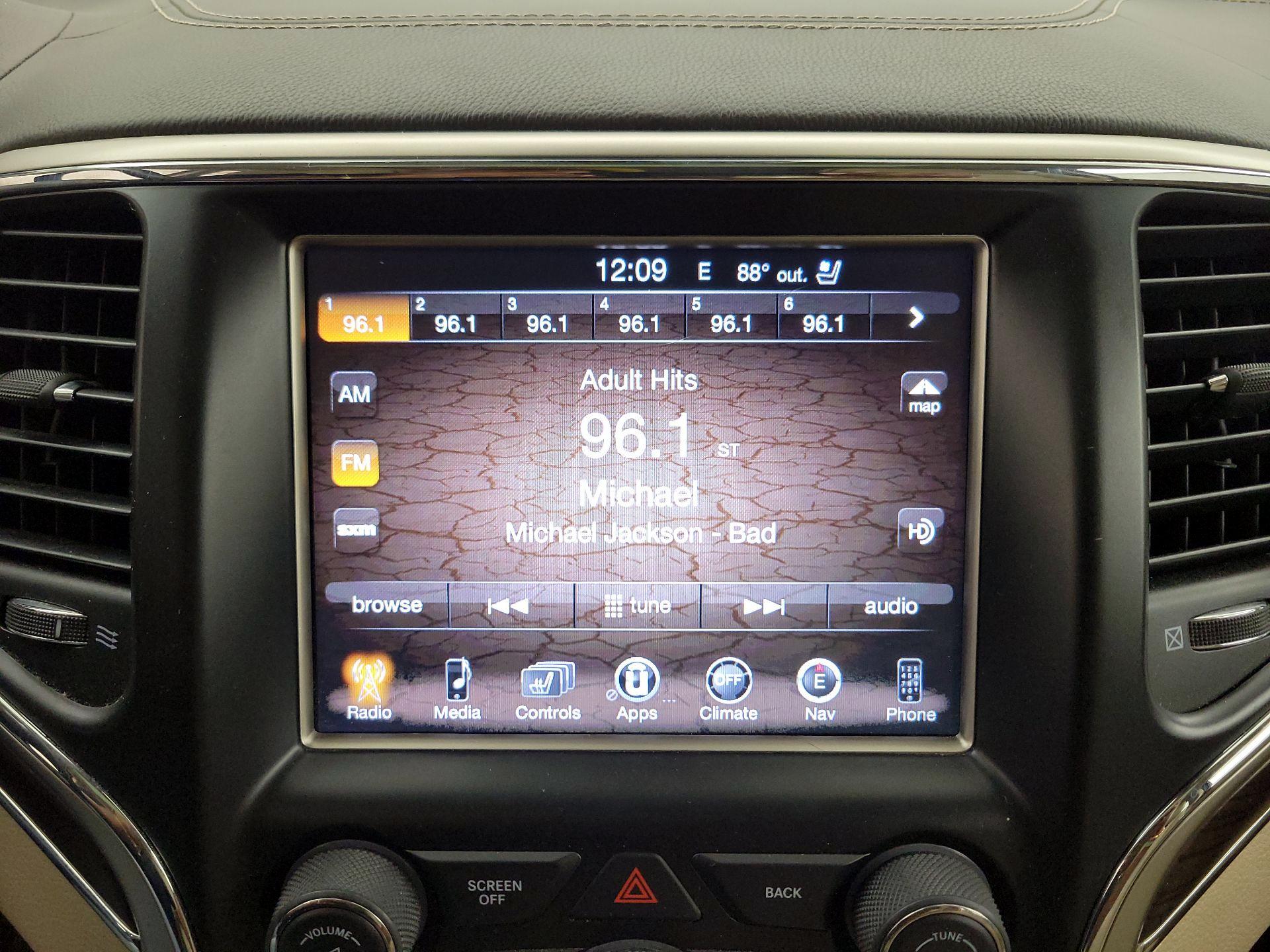 Thumbnail: 2014 Jeep Grand Cherokee - 16