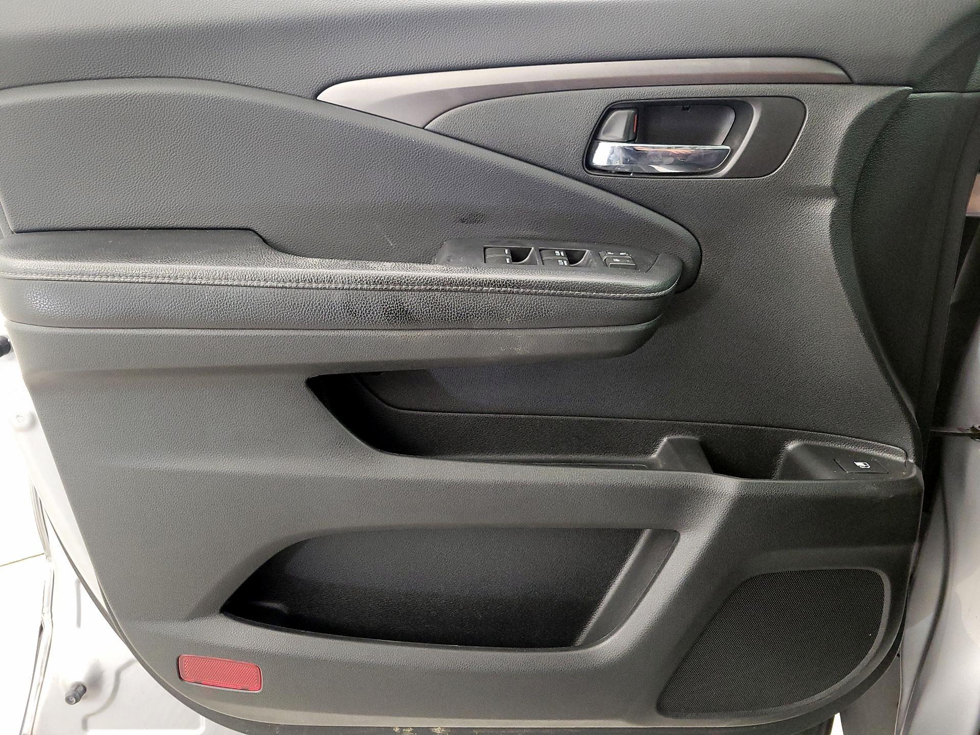 Thumbnail: 2019 Honda Ridgeline - 12