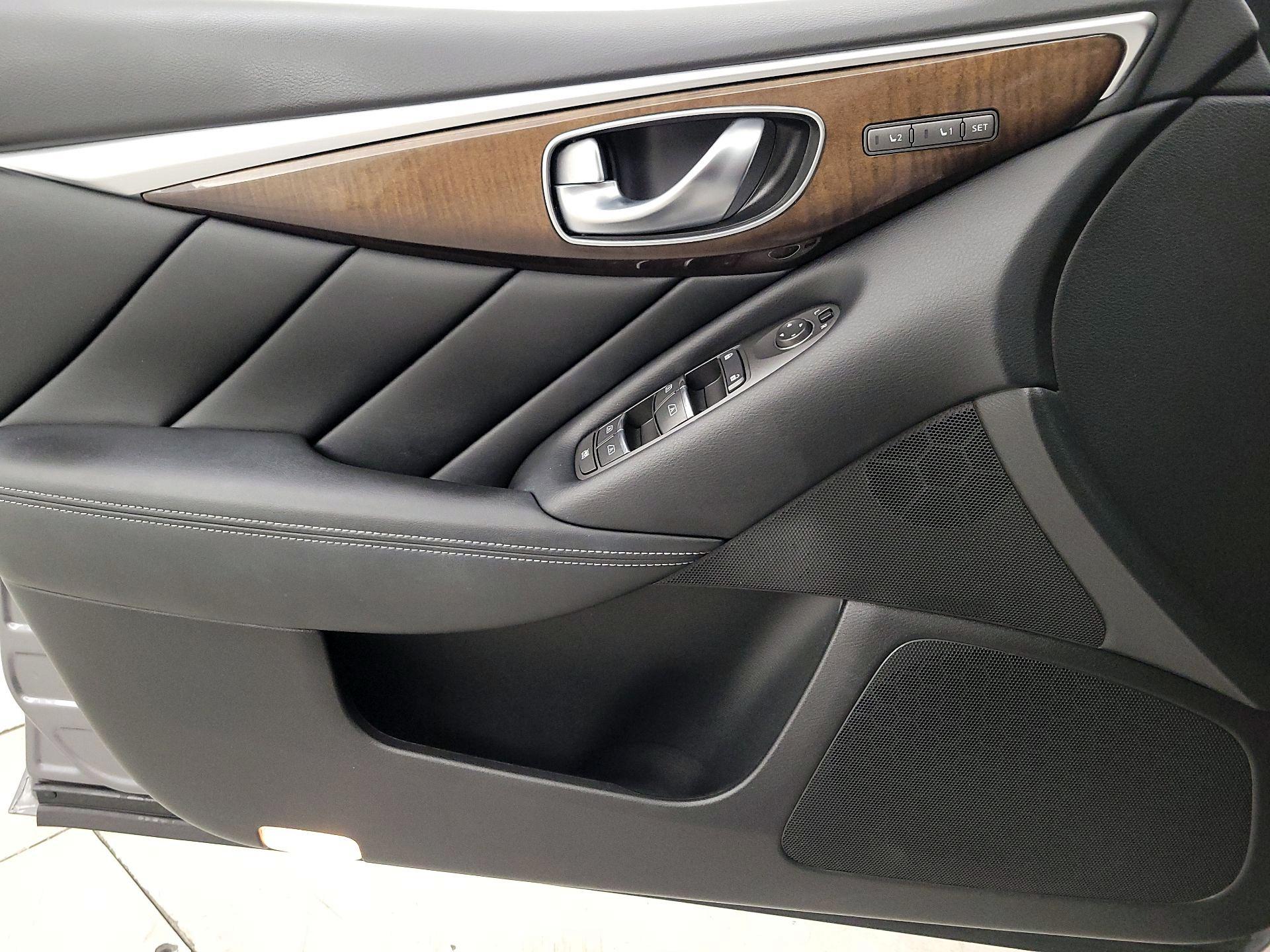 Thumbnail: 2015 INFINITI Q50 - 12