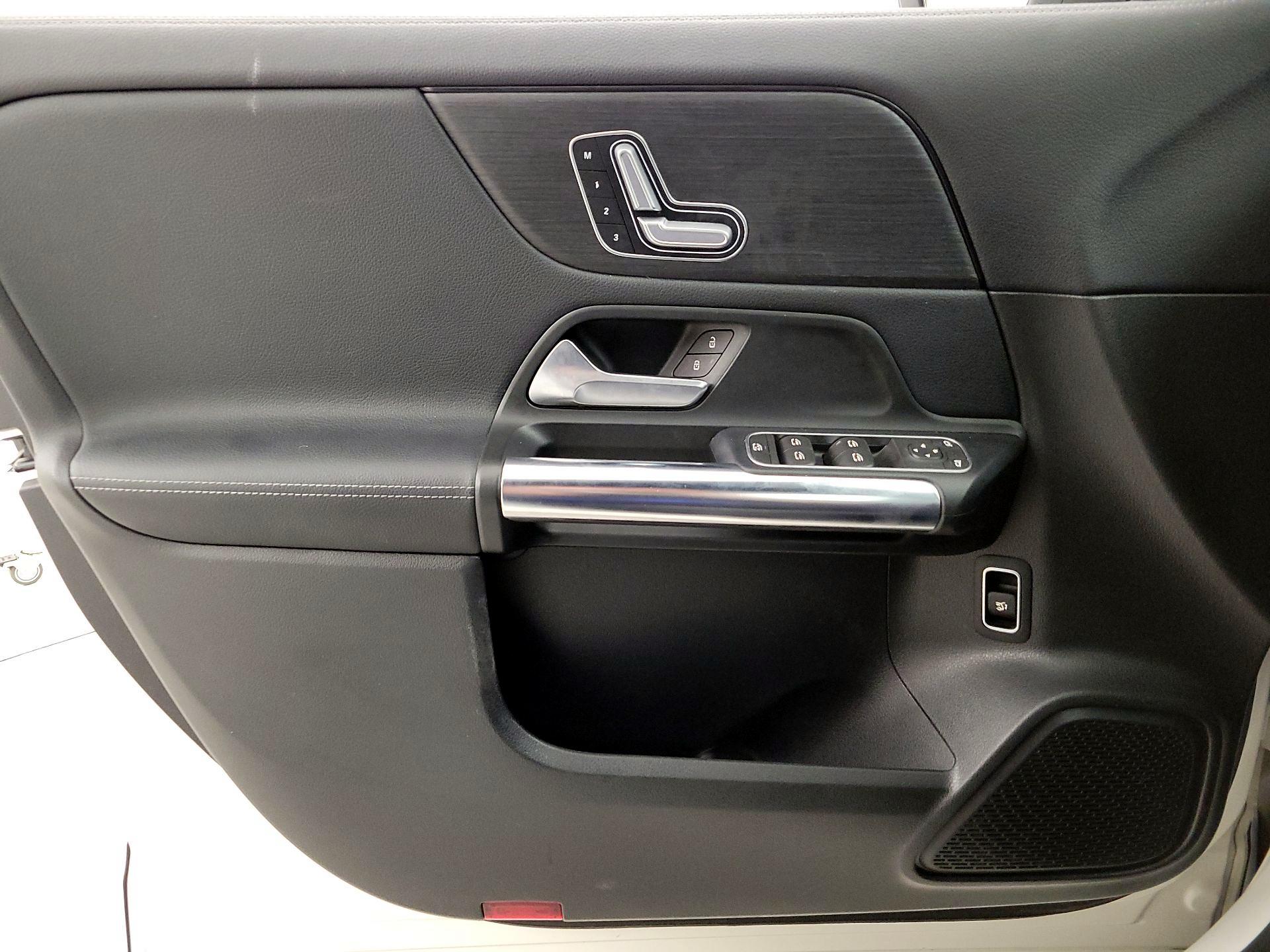 Thumbnail: 2021 Mercedes-Benz GLA - 12