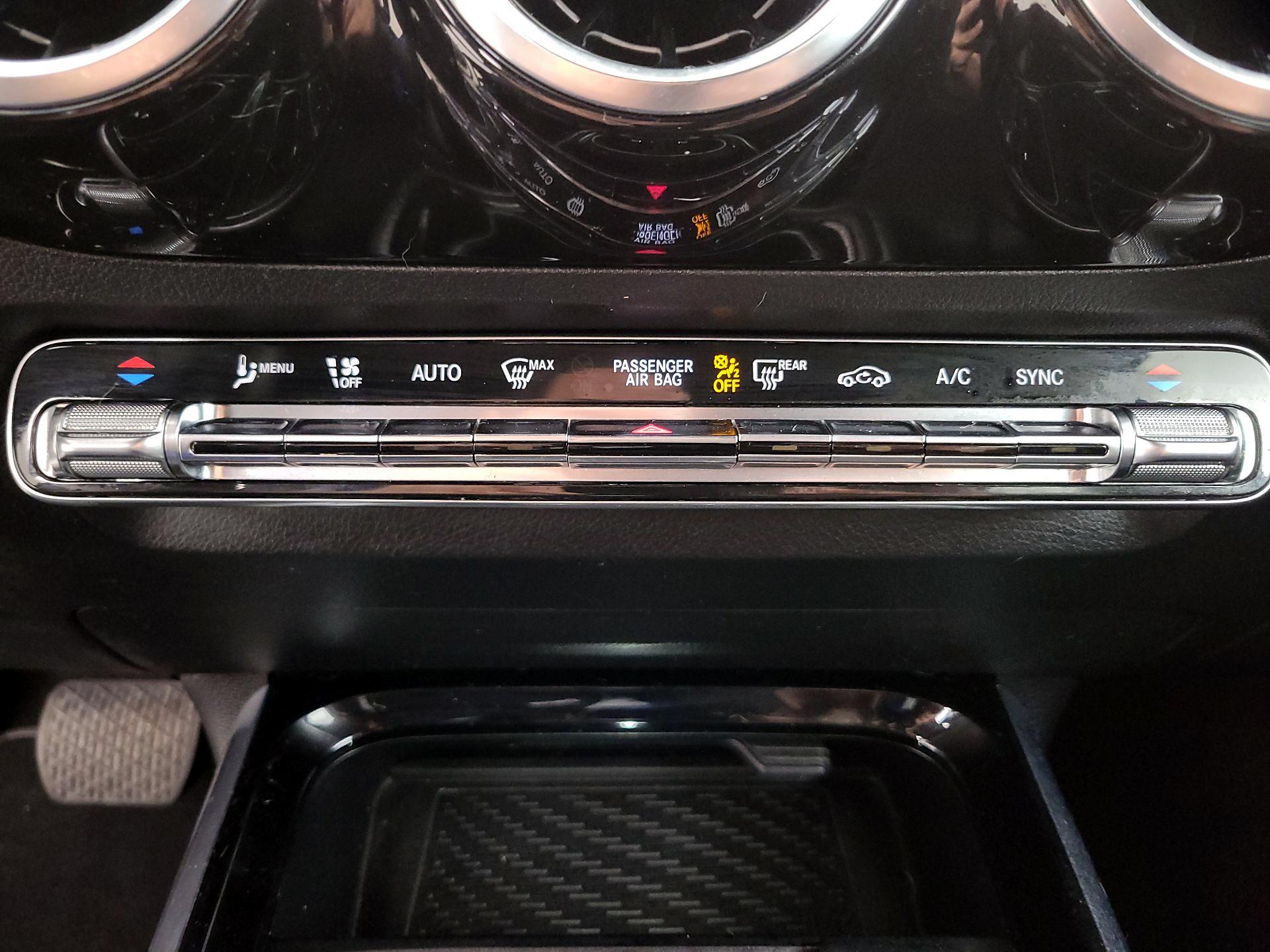 Thumbnail: 2021 Mercedes-Benz GLA - 16