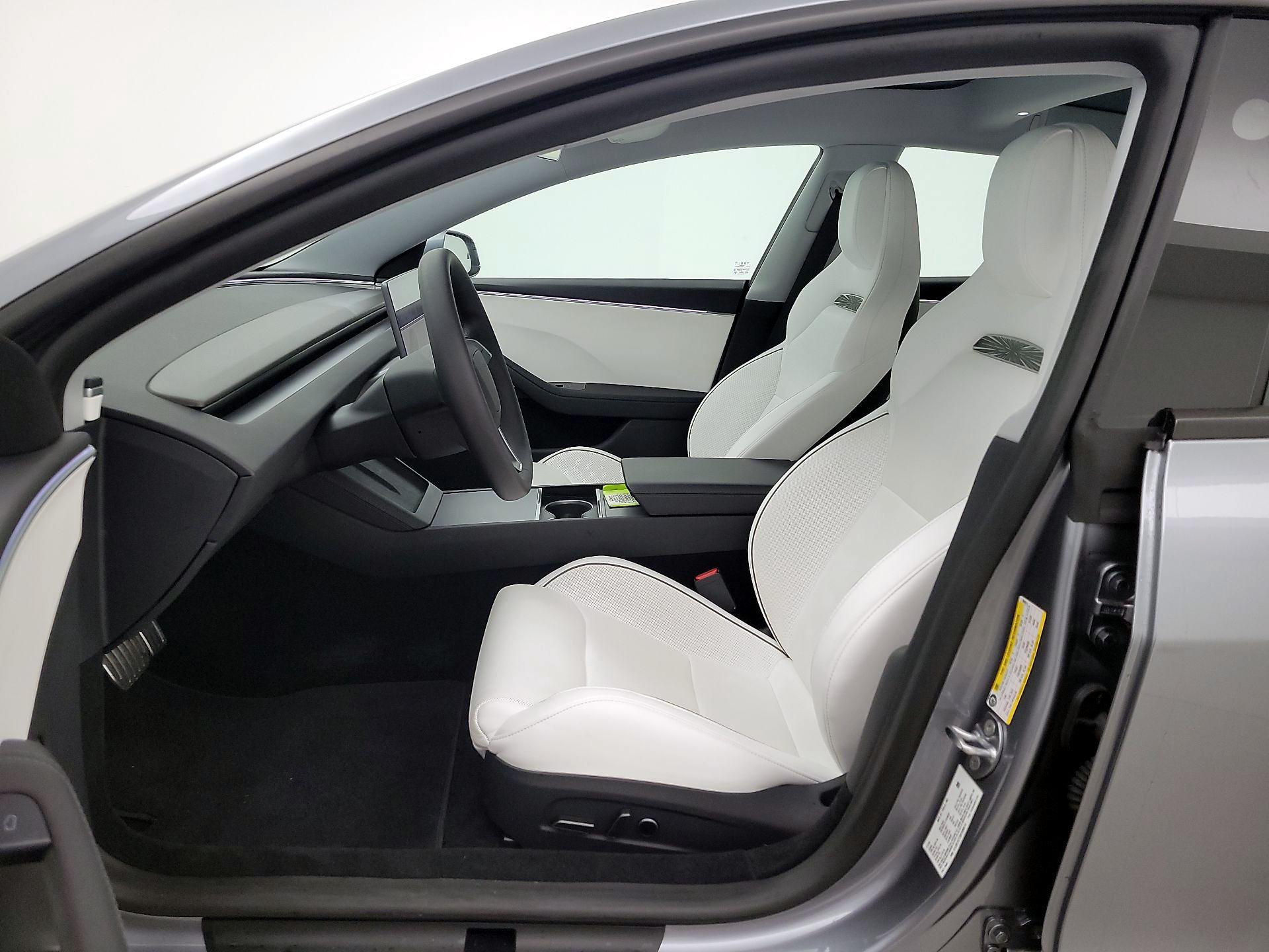 Thumbnail: 2025 Tesla Model 3 - 11