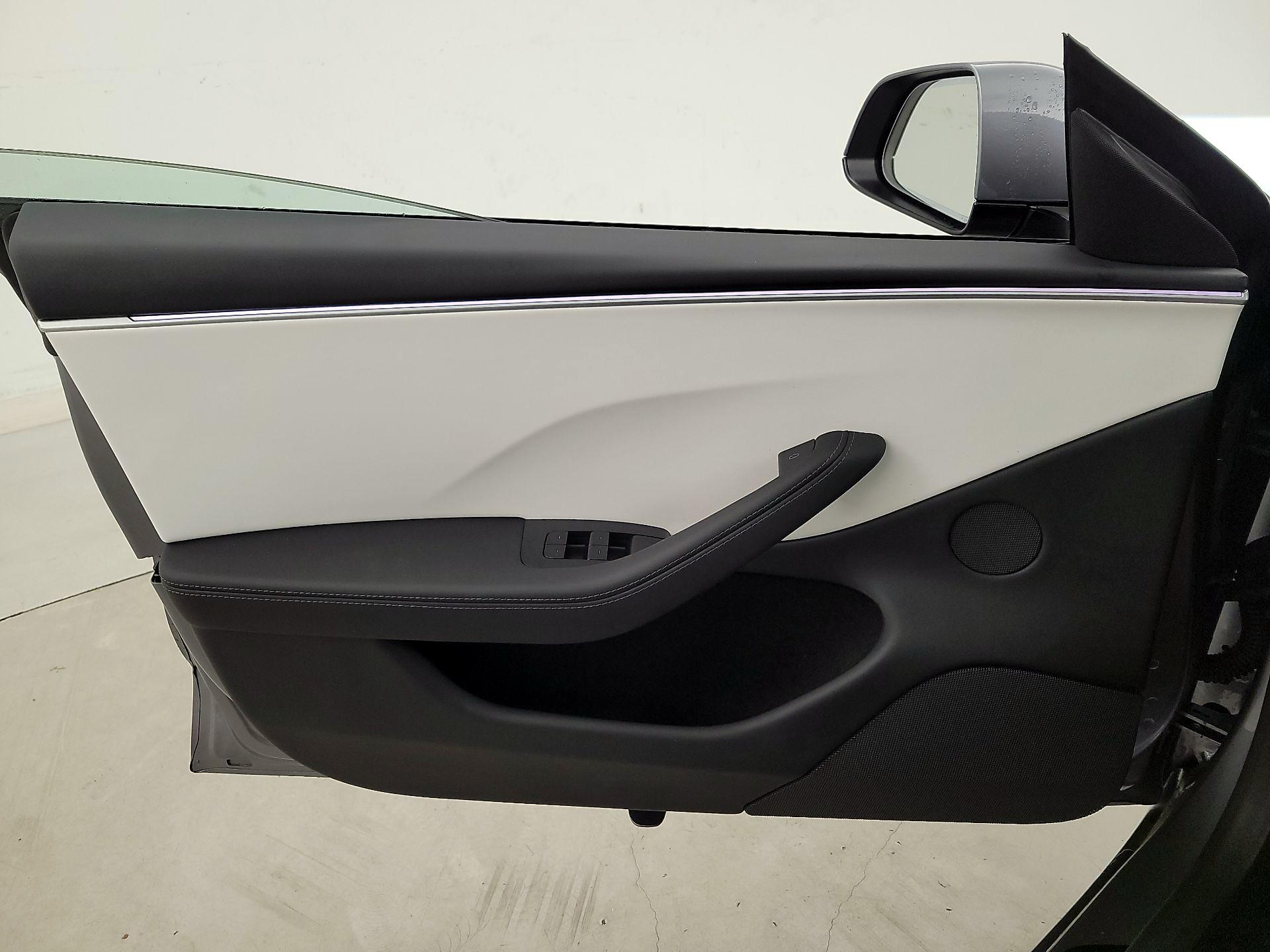 Thumbnail: 2025 Tesla Model 3 - 12