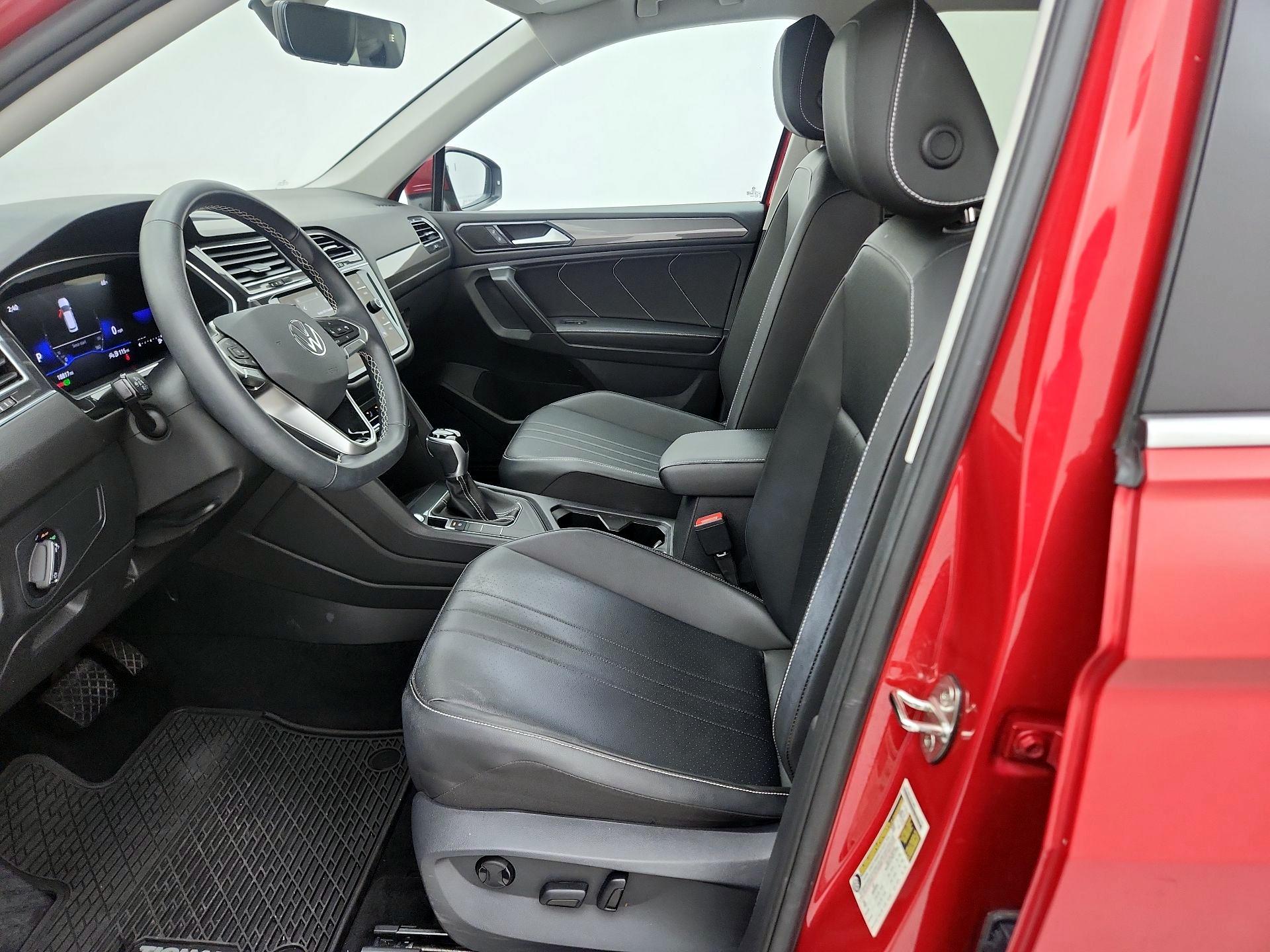 Thumbnail: 2023 Volkswagen Tiguan - 11