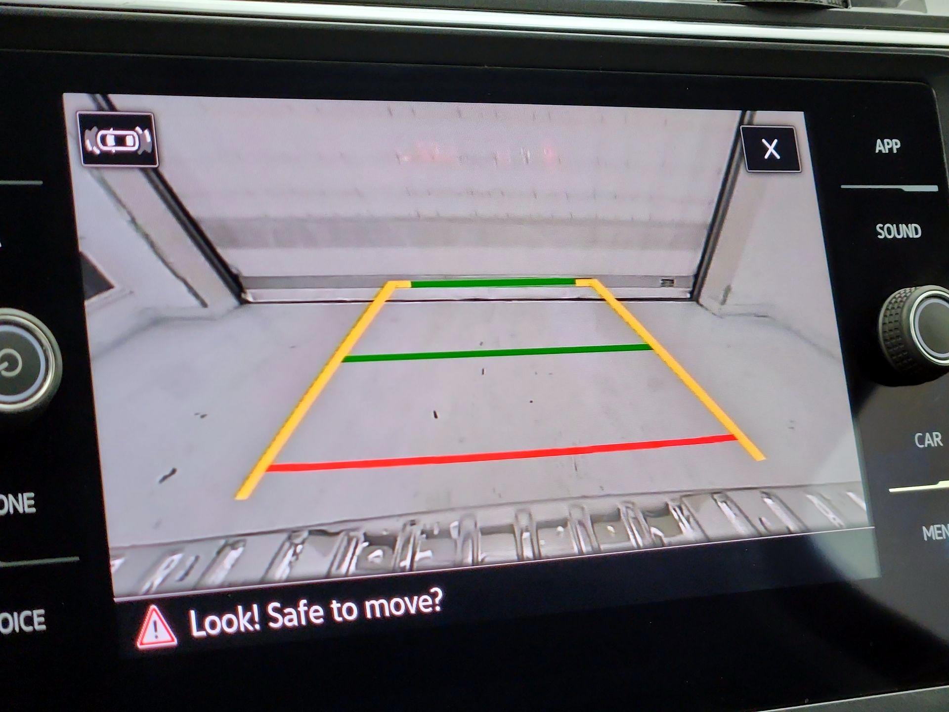 Thumbnail: 2023 Volkswagen Tiguan - 14