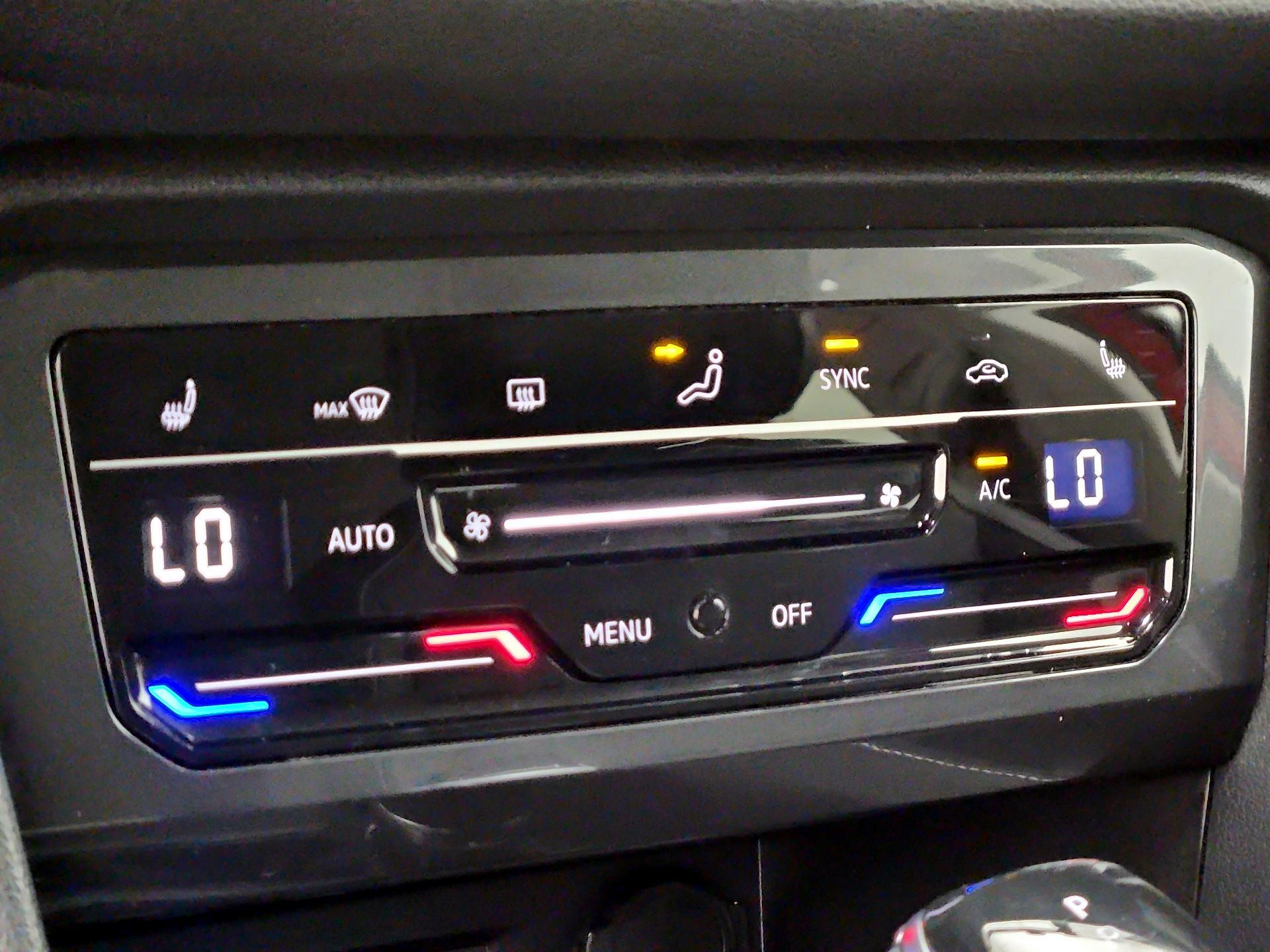 Thumbnail: 2023 Volkswagen Tiguan - 16