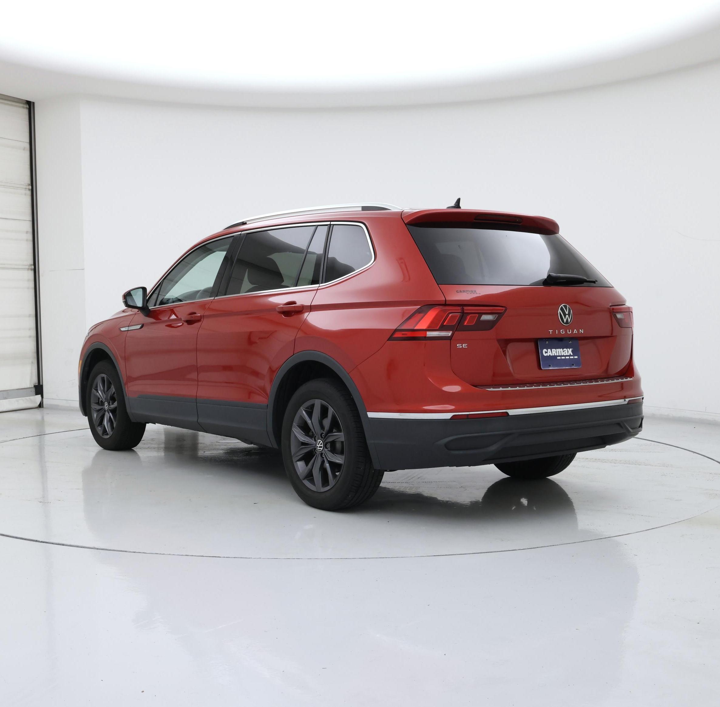 Thumbnail: 2023 Volkswagen Tiguan - 2