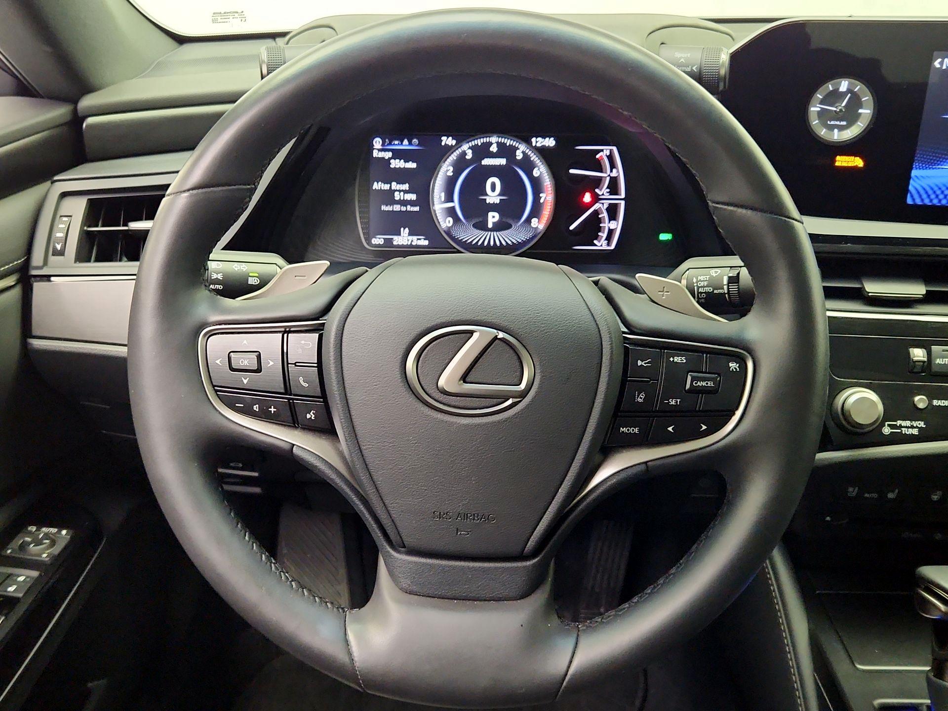 Thumbnail: 2022 Lexus ES - 10
