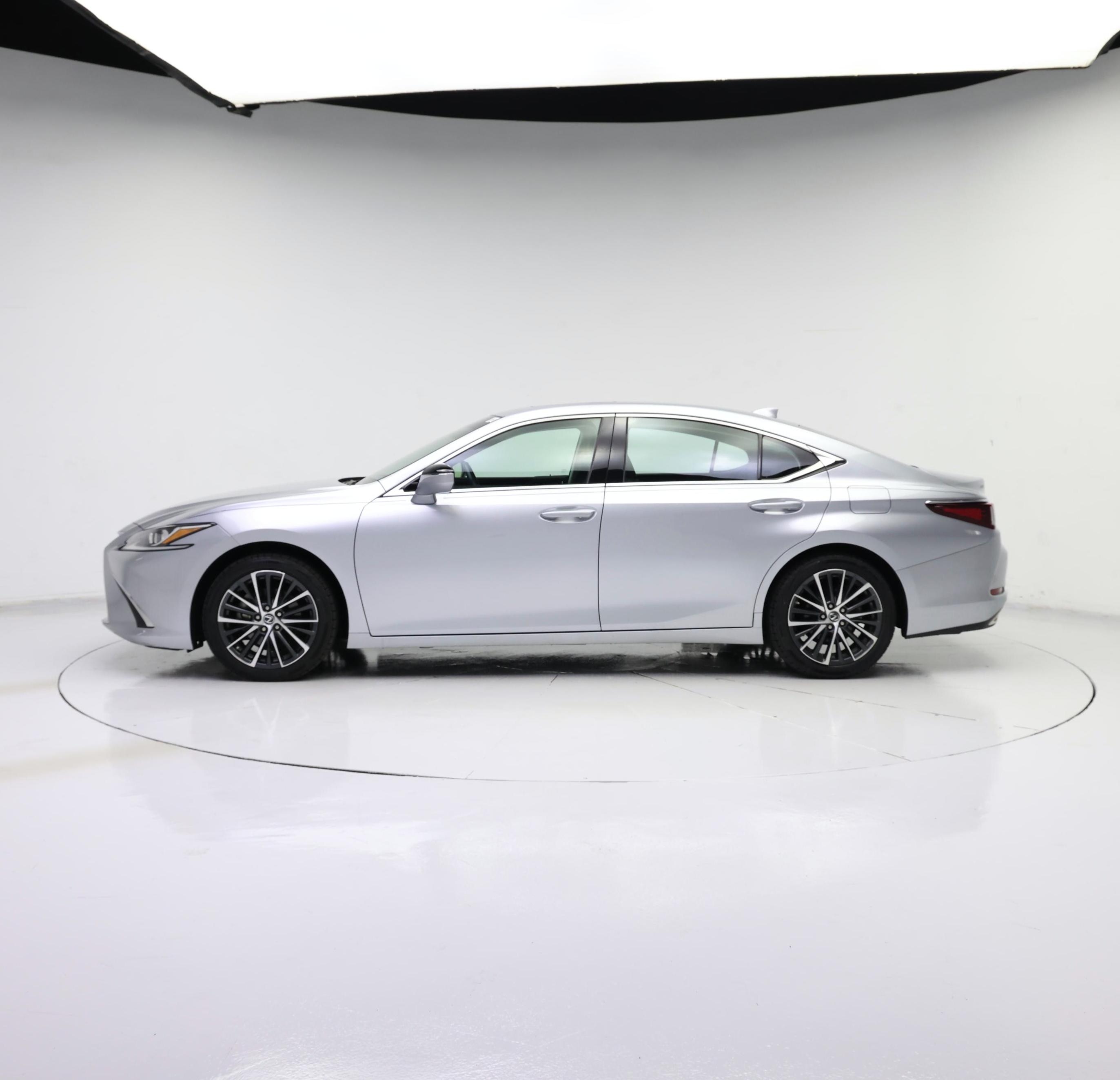 Thumbnail: 2022 Lexus ES - 3