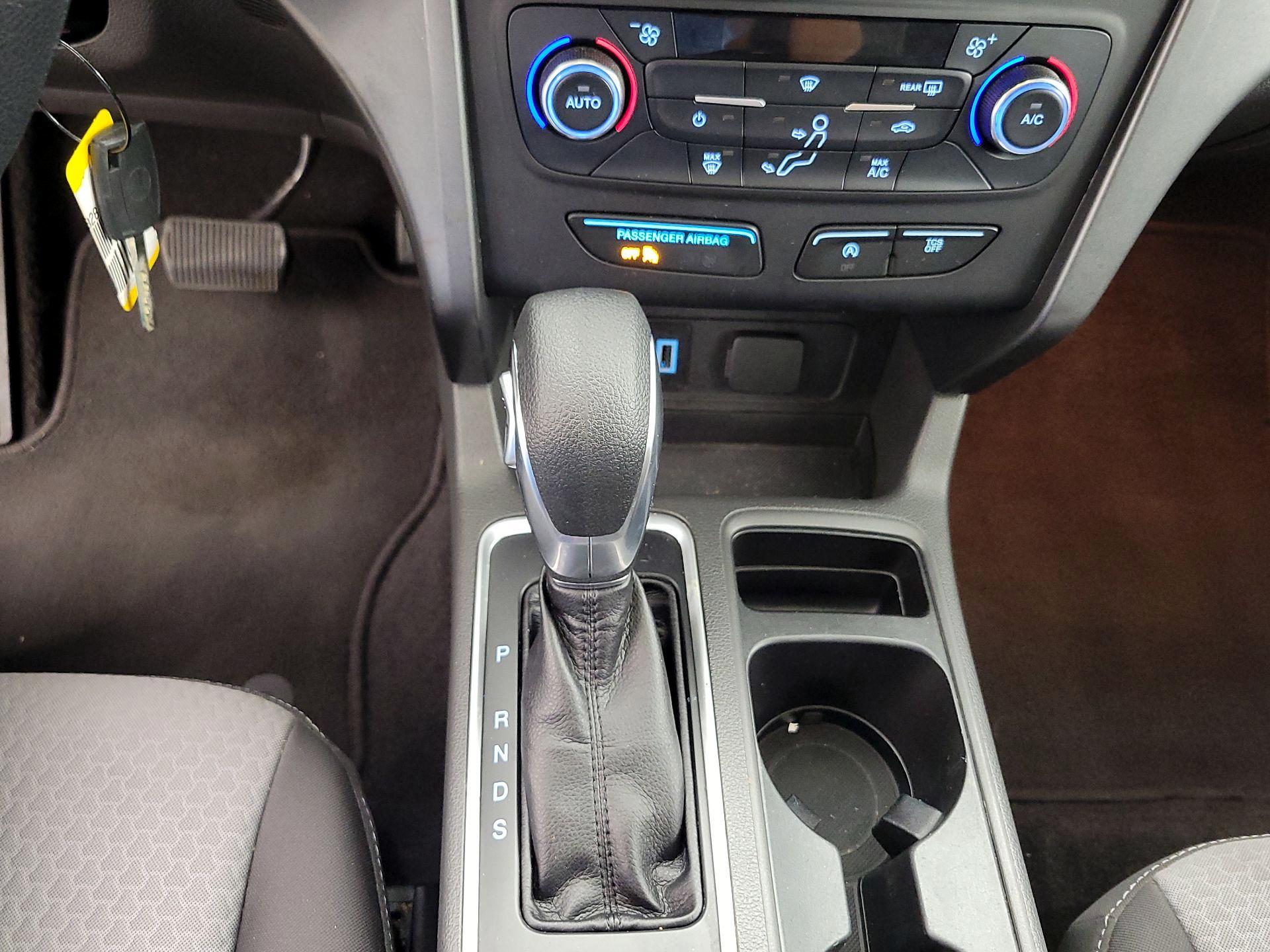 Thumbnail: 2017 Ford Escape - 17