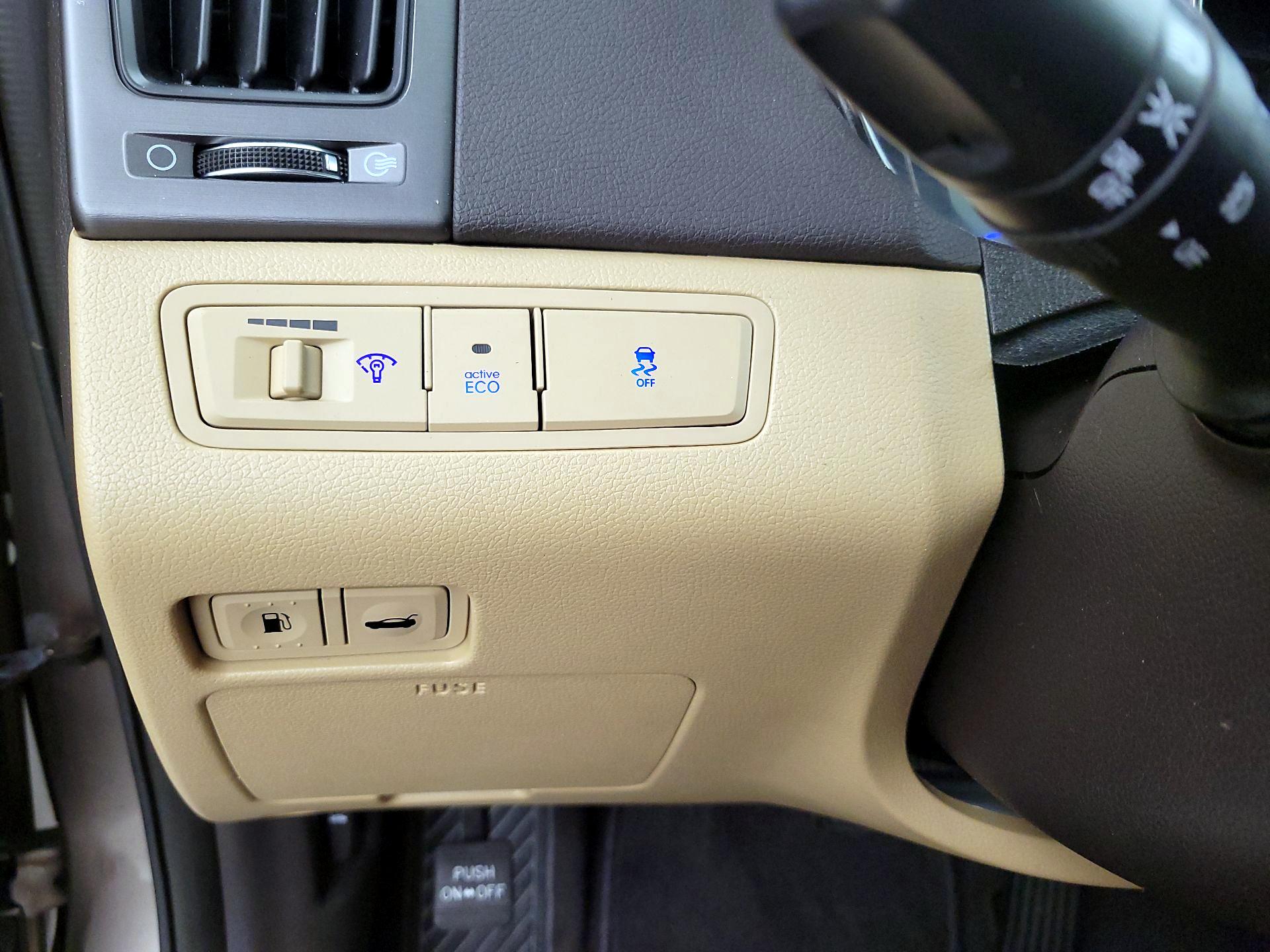 Thumbnail: 2014 Hyundai Sonata - 13
