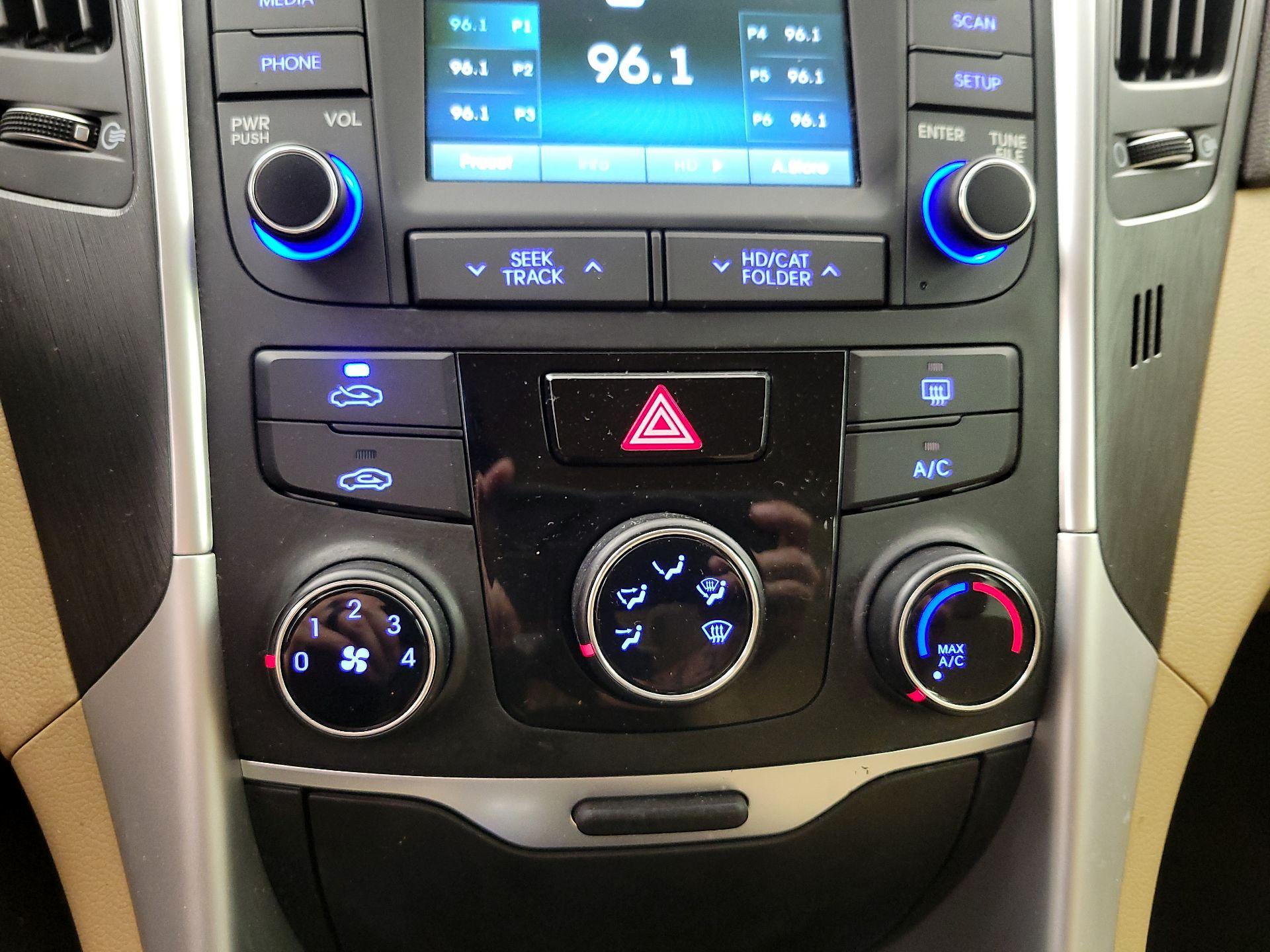 Thumbnail: 2014 Hyundai Sonata - 16