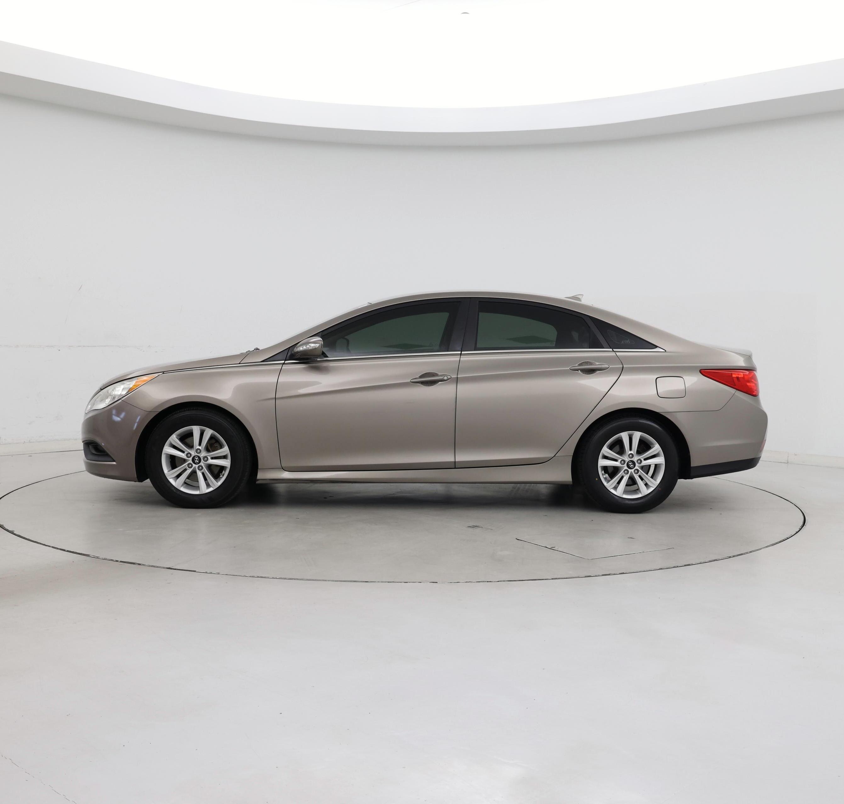 Thumbnail: 2014 Hyundai Sonata - 3