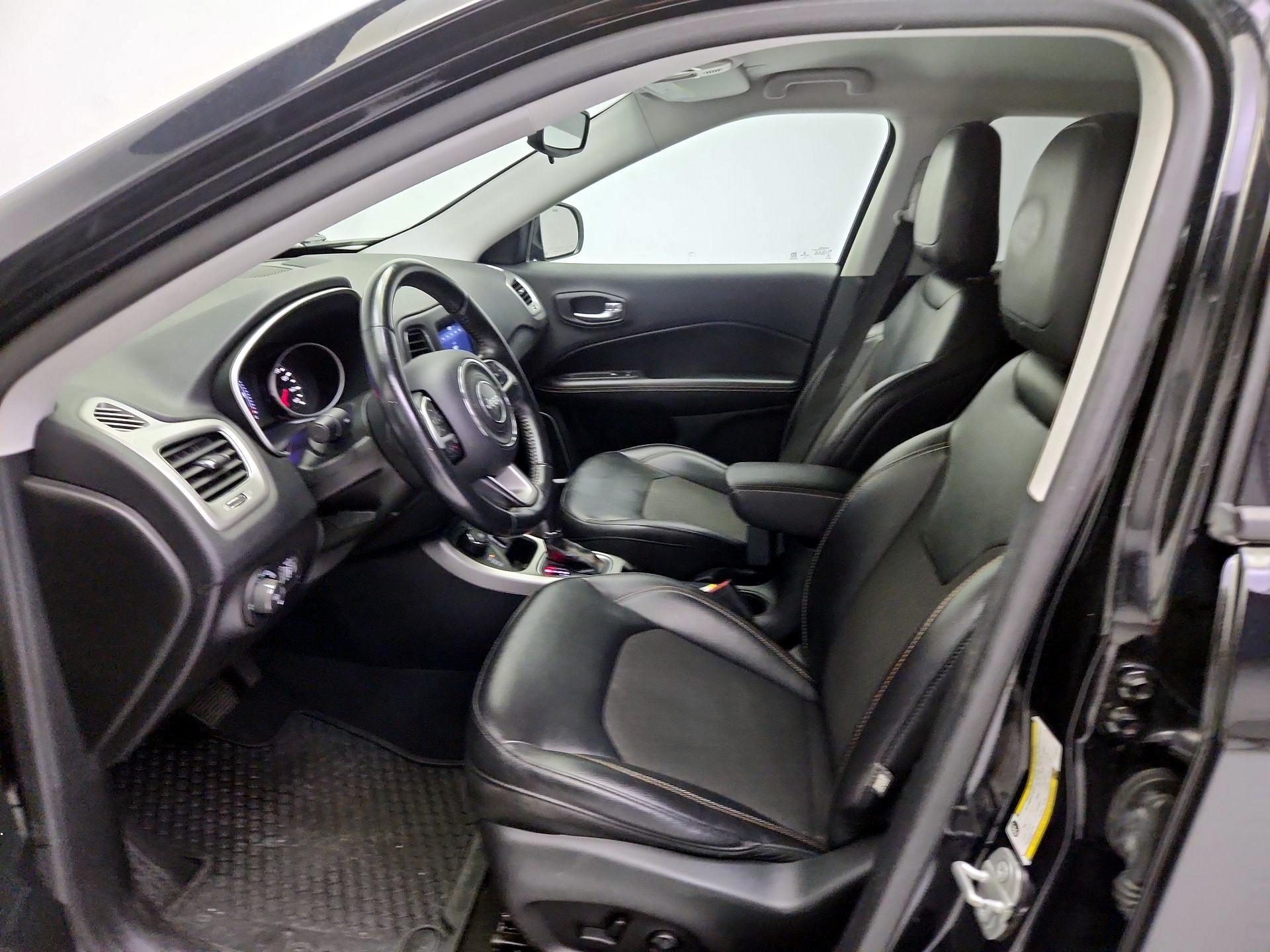 Thumbnail: 2020 Jeep Compass - 11