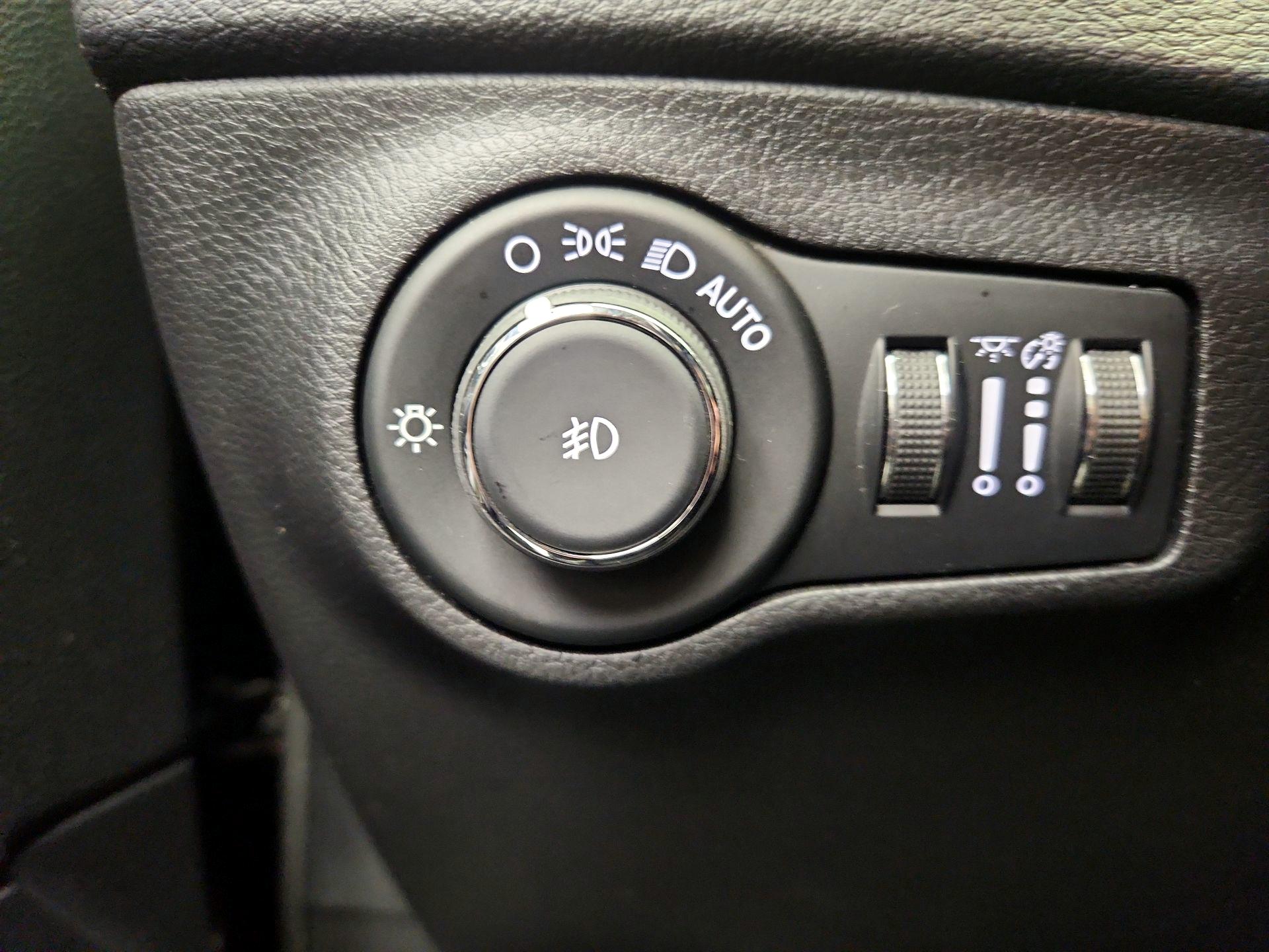 Thumbnail: 2020 Jeep Compass - 13