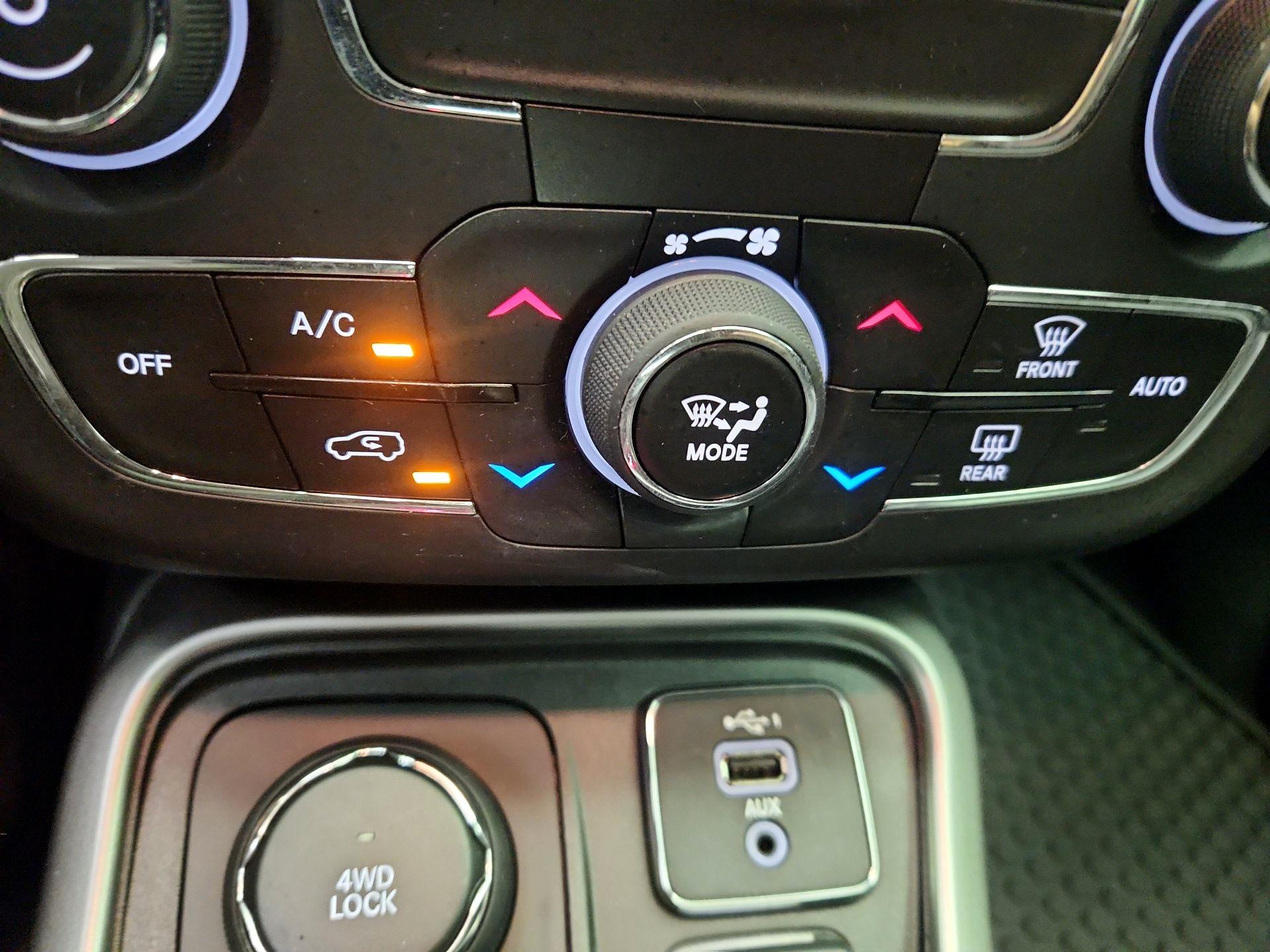 Thumbnail: 2020 Jeep Compass - 16