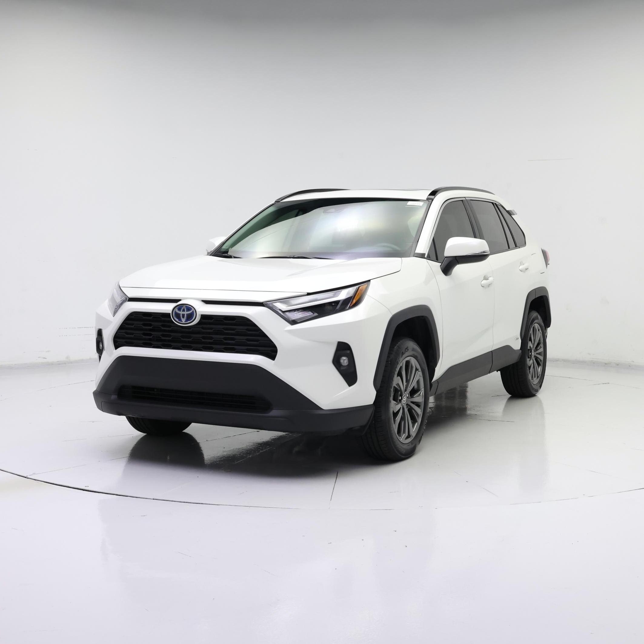 Thumbnail: 2022 Toyota RAV4 - 4