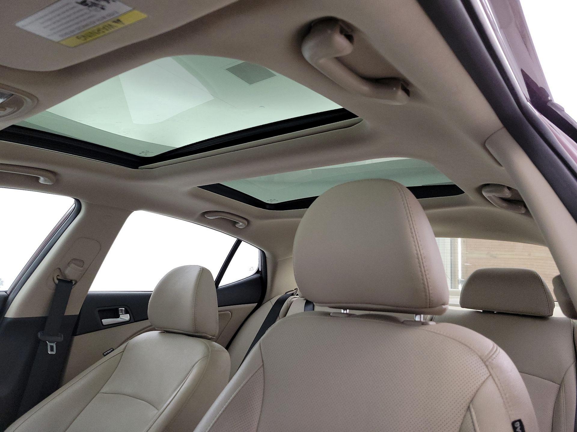 Thumbnail: 2015 Kia Optima - 19