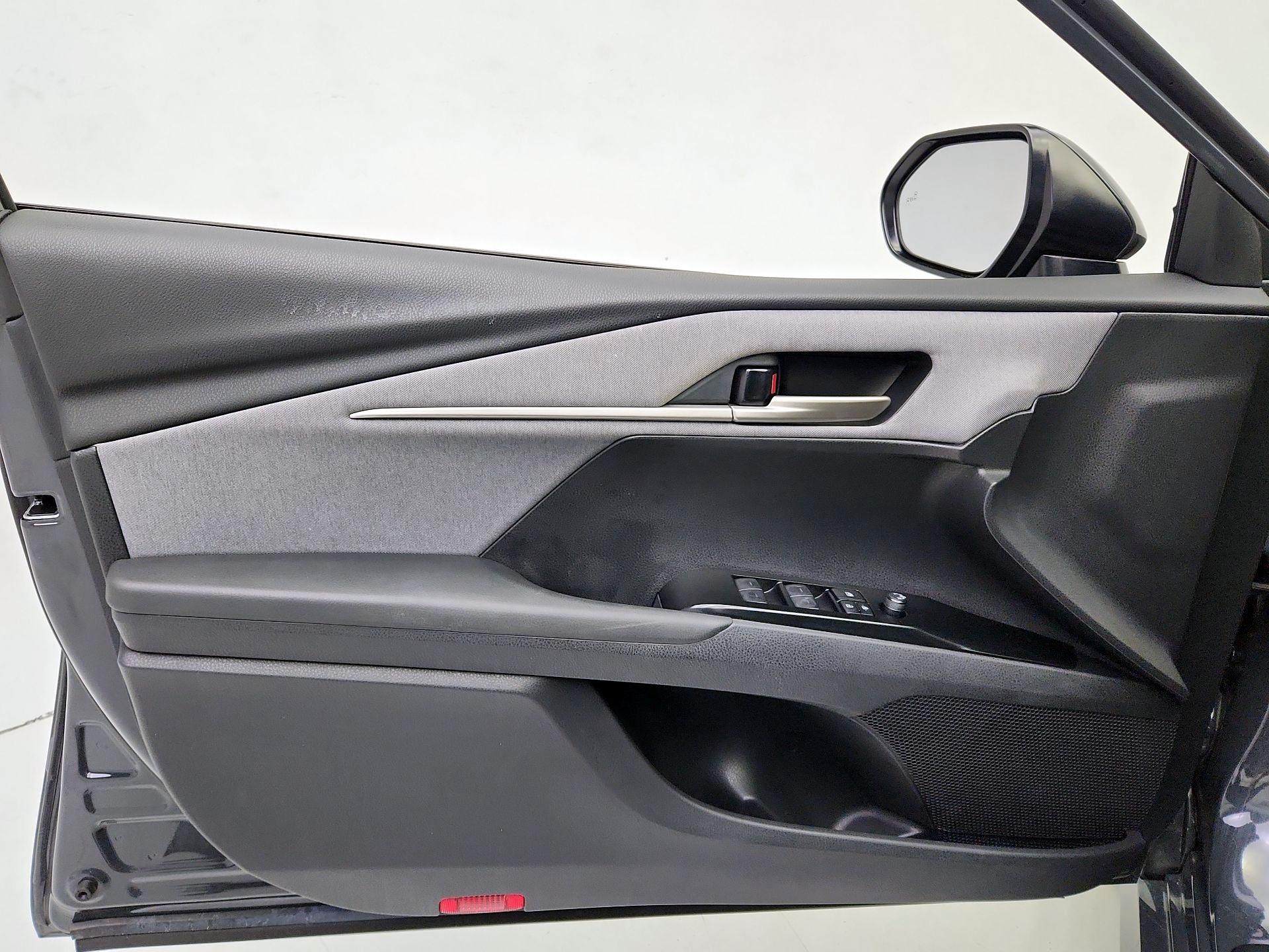 Thumbnail: 2025 Toyota Camry - 12