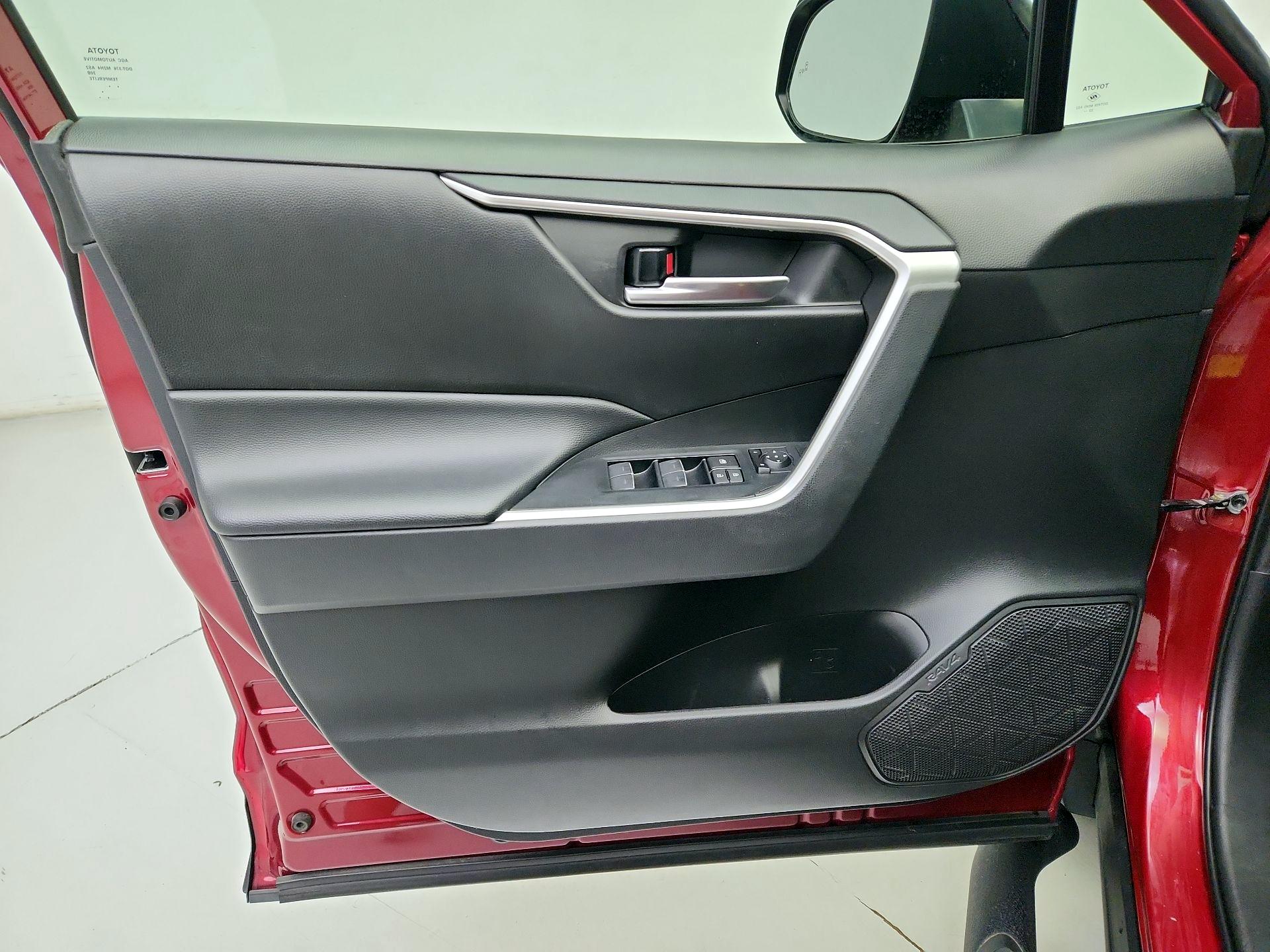 Thumbnail: 2023 Toyota RAV4 - 12