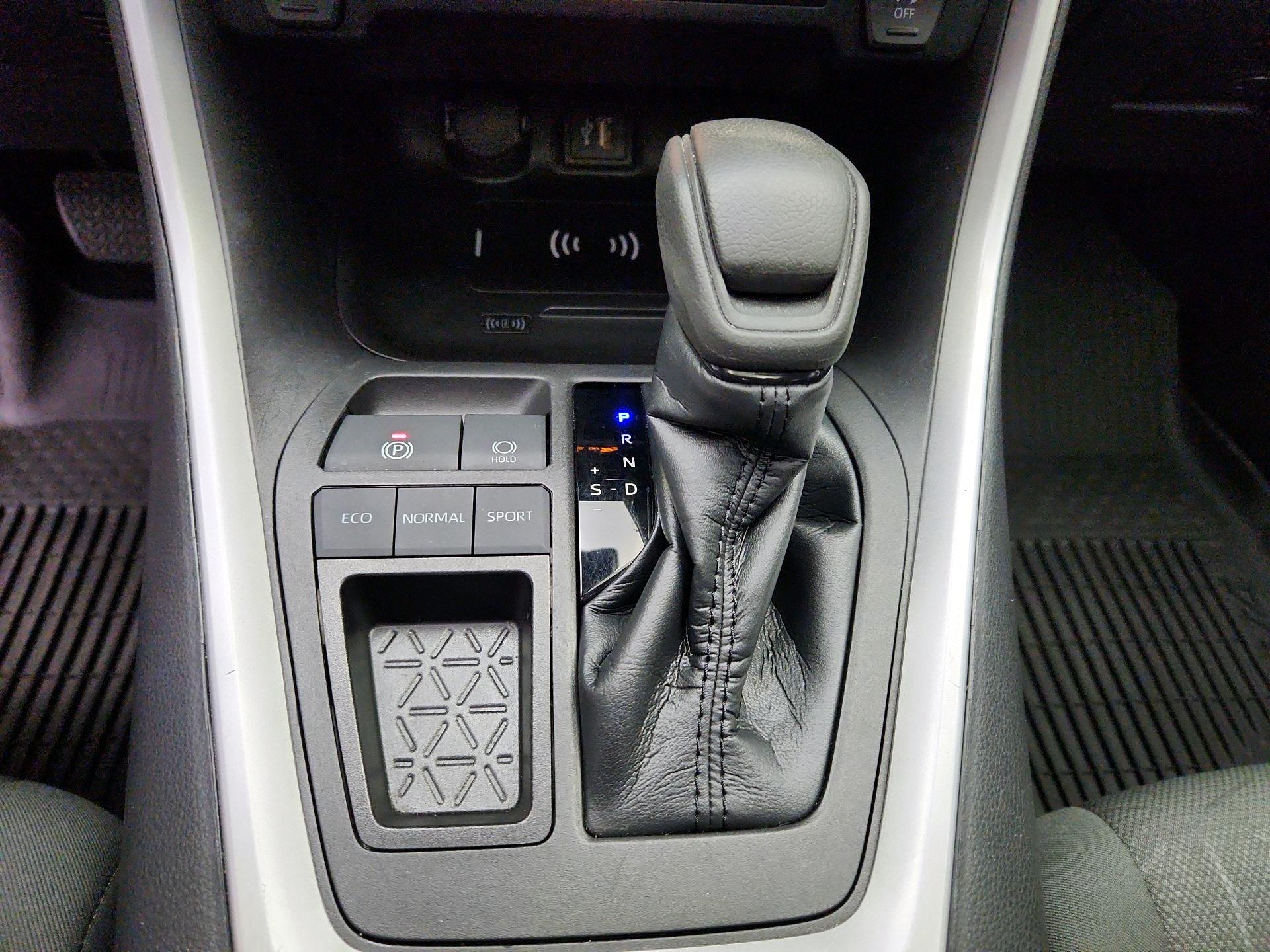 Thumbnail: 2023 Toyota RAV4 - 18