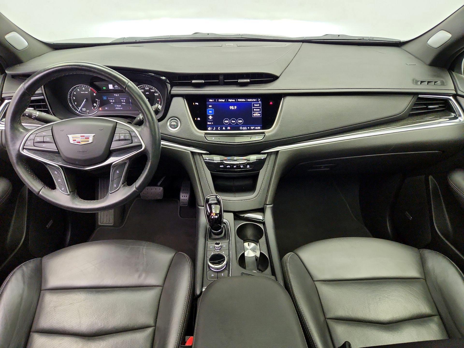 Thumbnail: 2023 Cadillac XT5 - 9