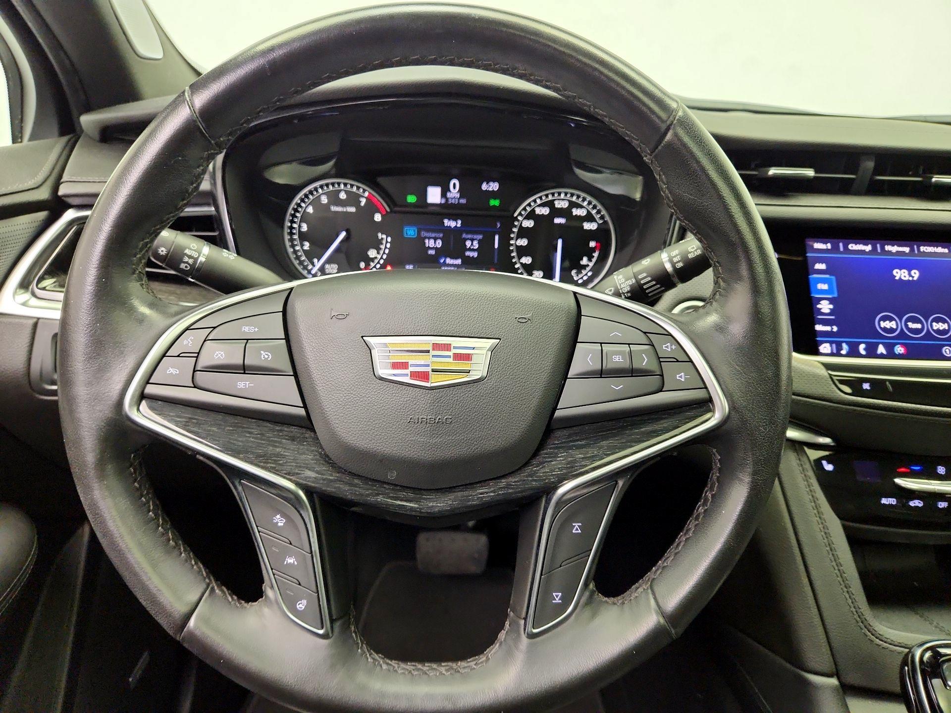 Thumbnail: 2023 Cadillac XT5 - 10