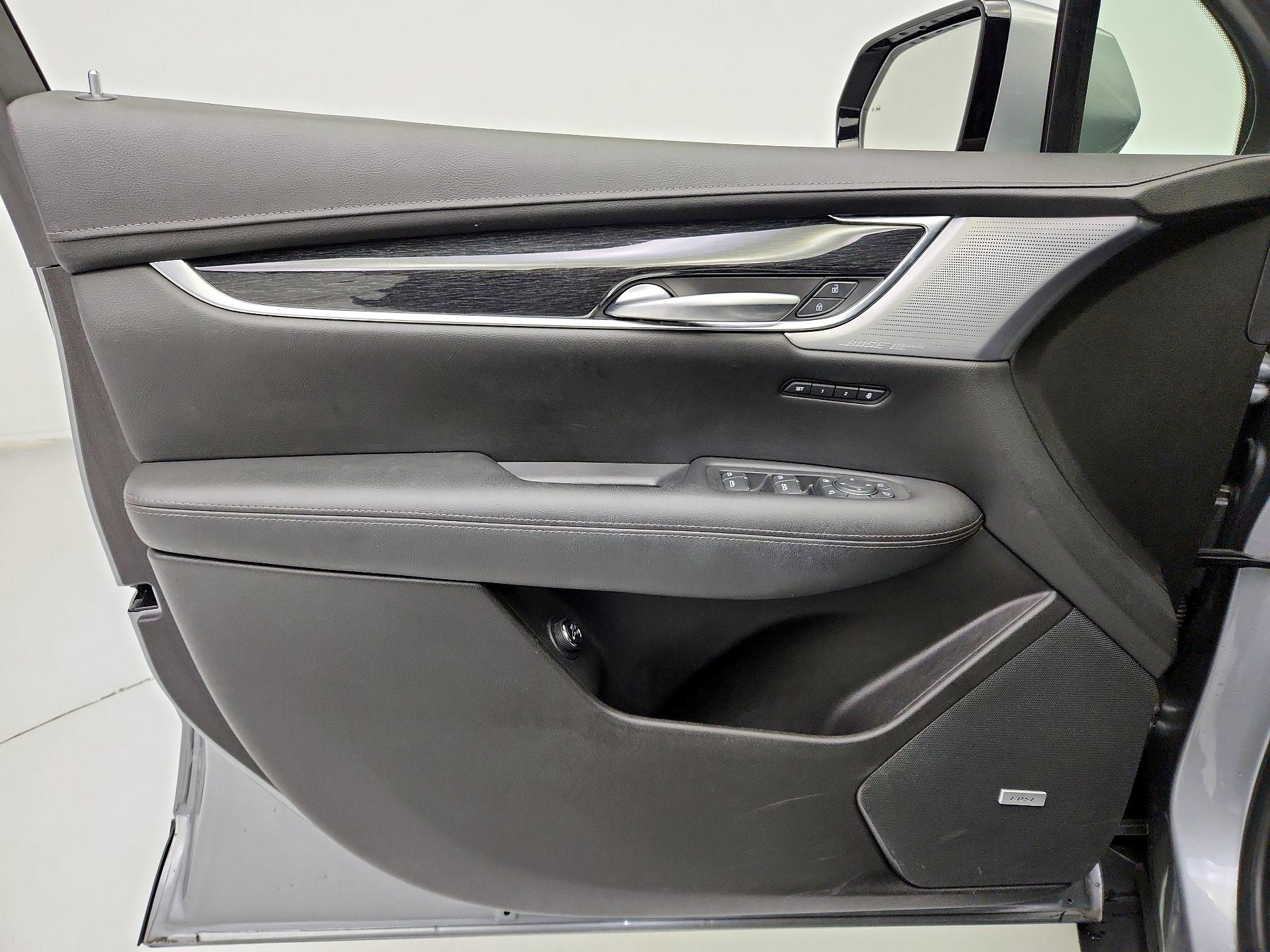 Thumbnail: 2023 Cadillac XT5 - 12