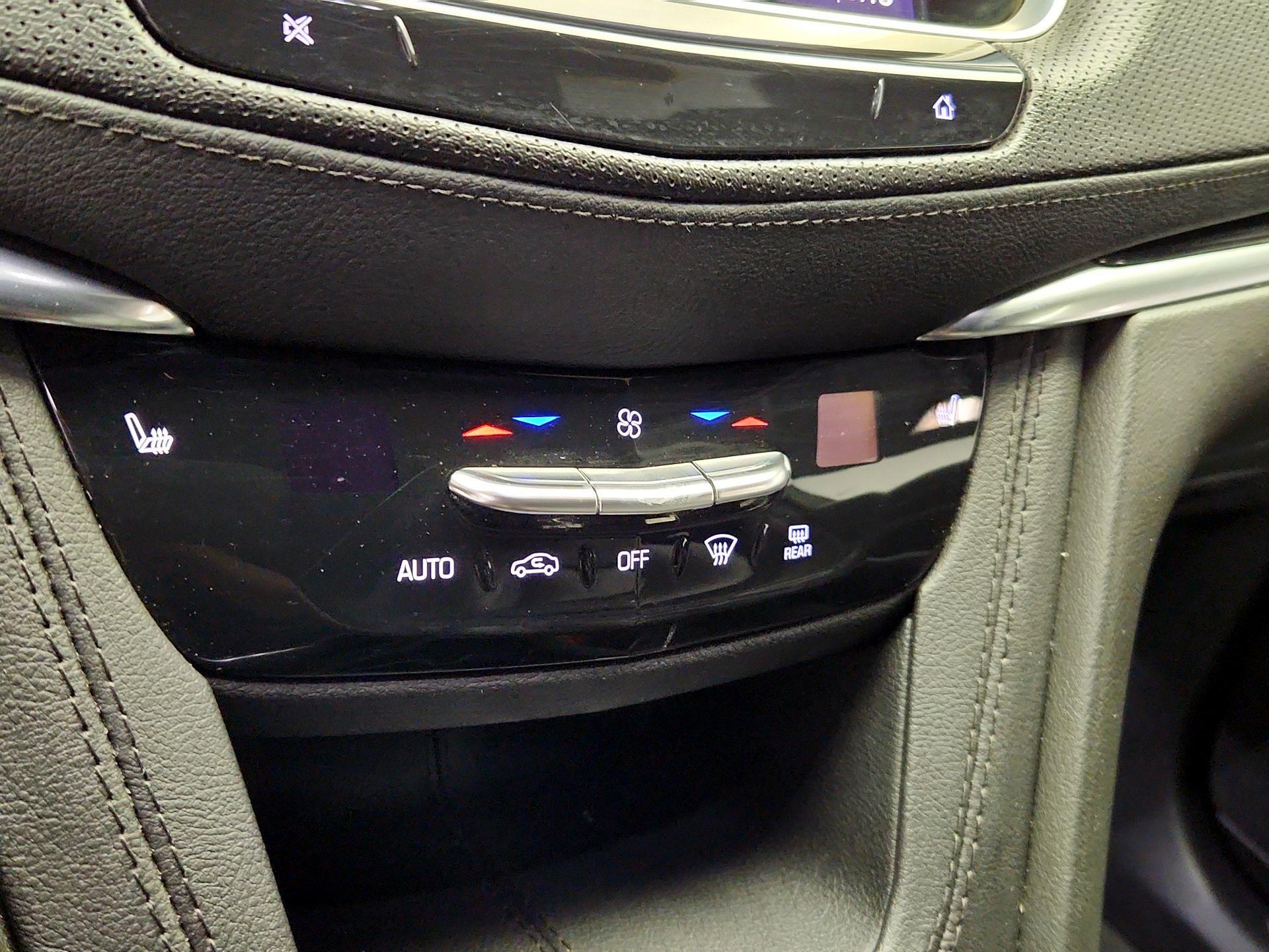 Thumbnail: 2023 Cadillac XT5 - 16