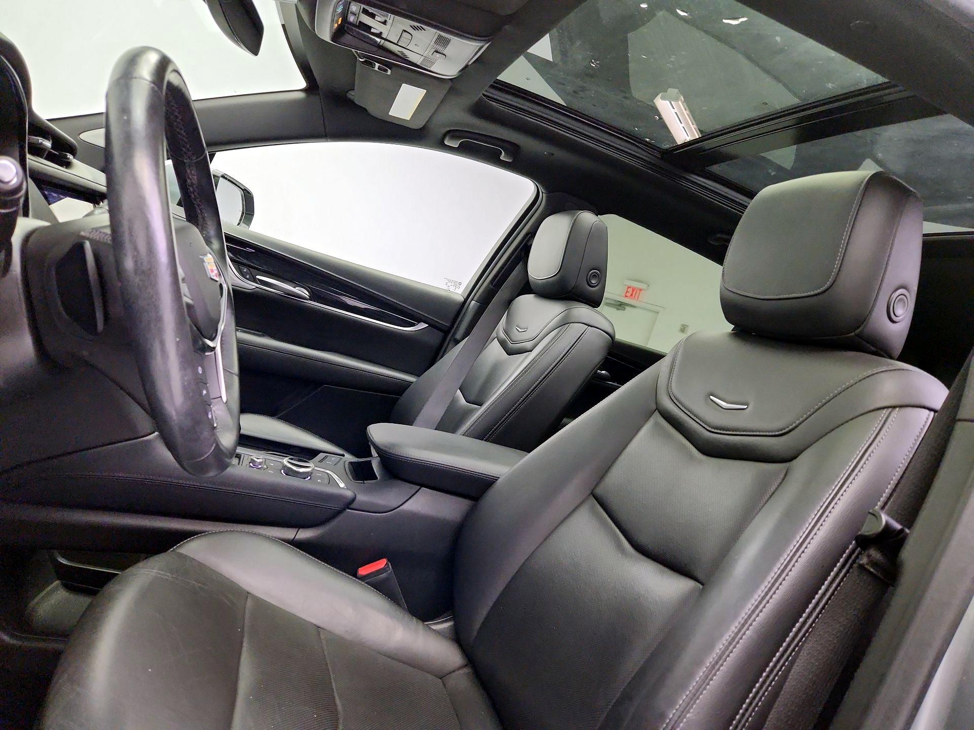 Thumbnail: 2023 Cadillac XT5 - 19