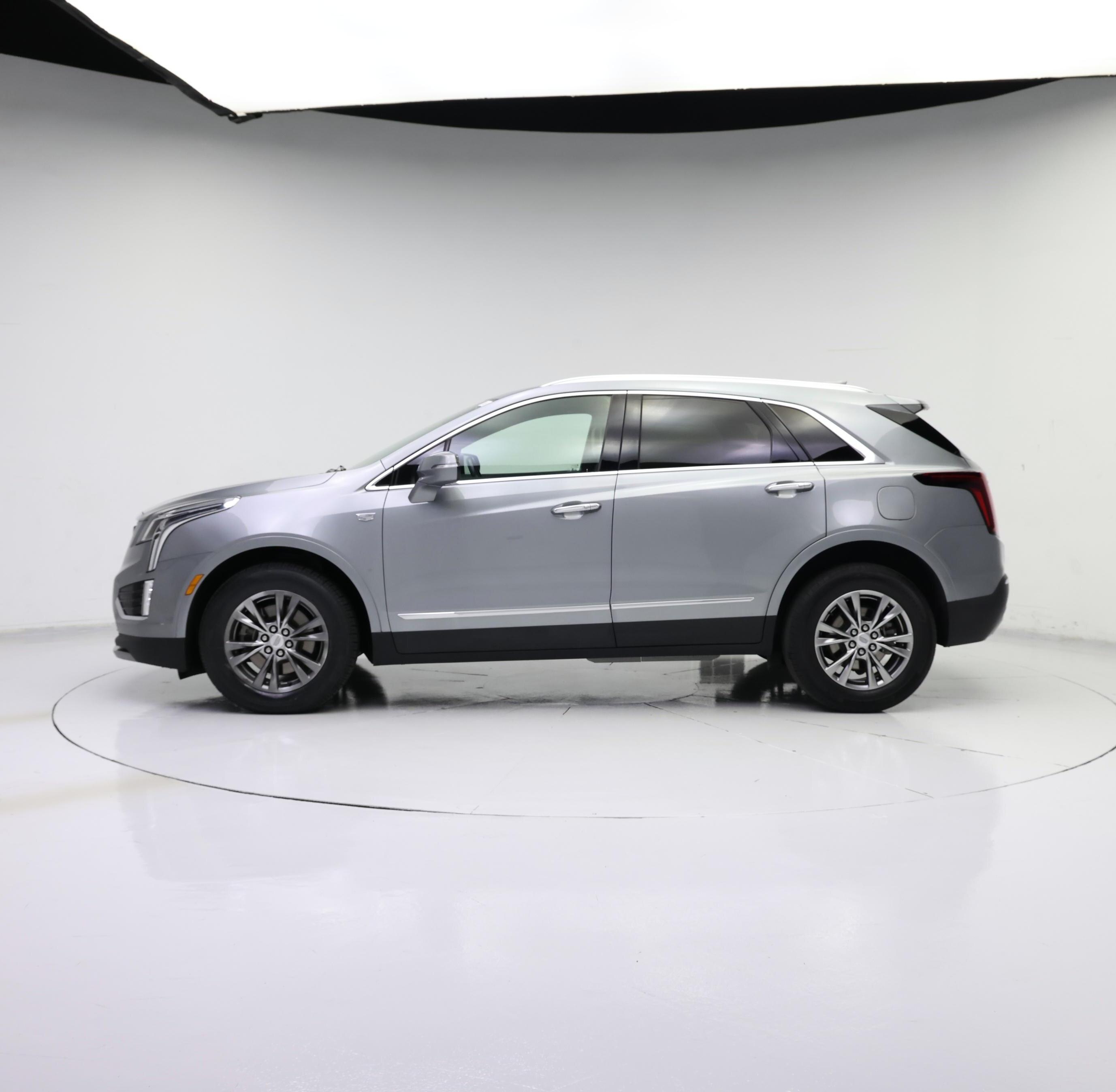 Thumbnail: 2023 Cadillac XT5 - 3
