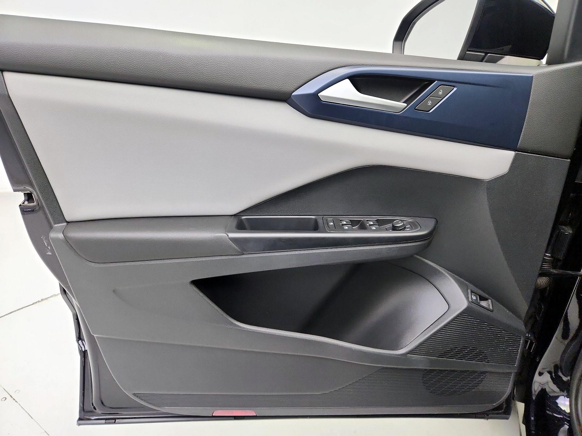 Thumbnail: 2023 Volkswagen Taos - 12