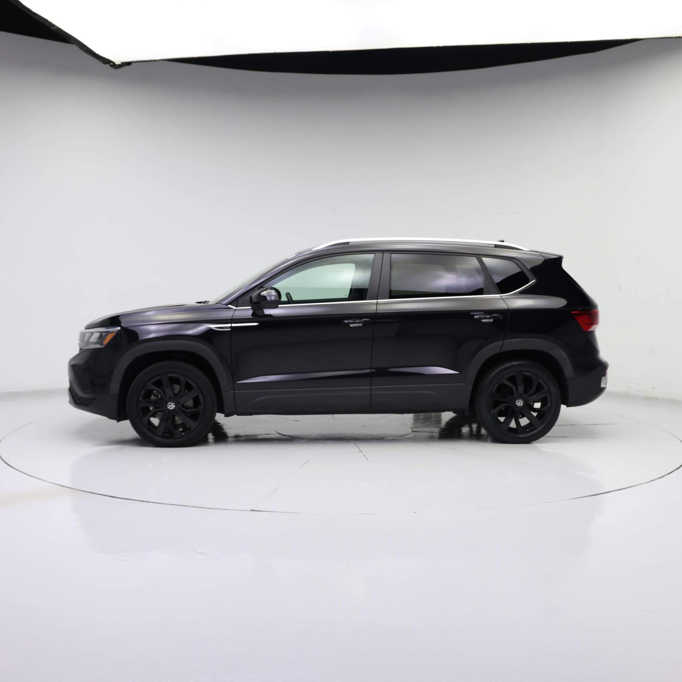 Thumbnail: 2023 Volkswagen Taos - 3