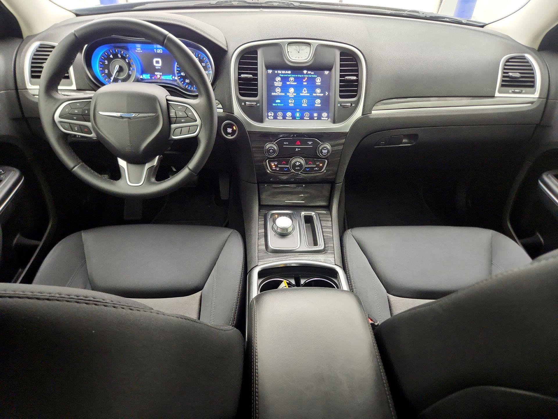 Thumbnail: 2018 Chrysler 300 - 9
