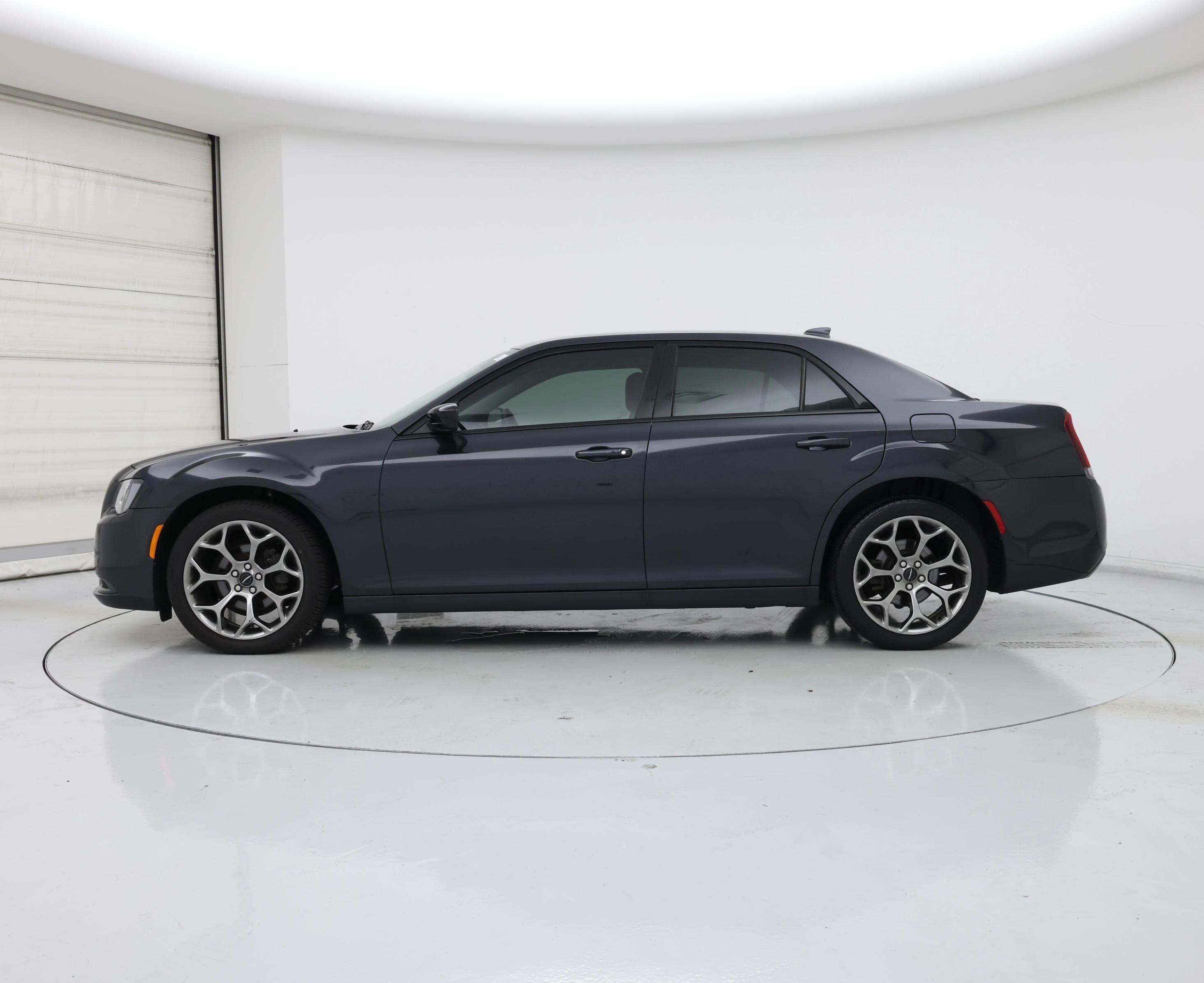 Thumbnail: 2018 Chrysler 300 - 3
