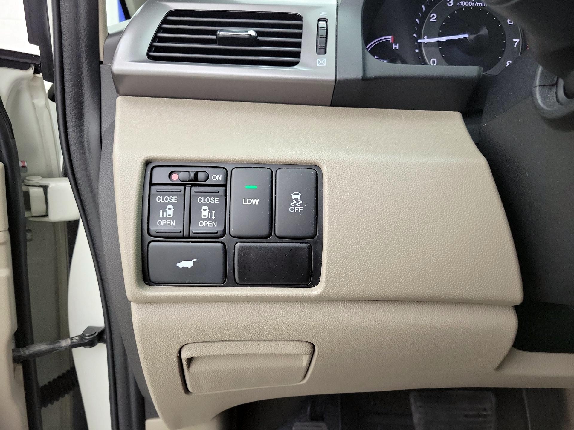 Thumbnail: 2015 Honda Odyssey - 13