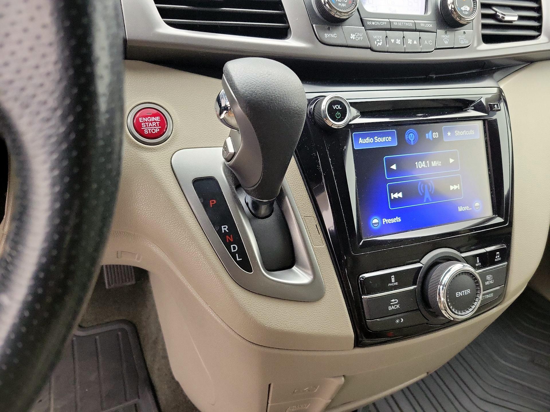 Thumbnail: 2015 Honda Odyssey - 17