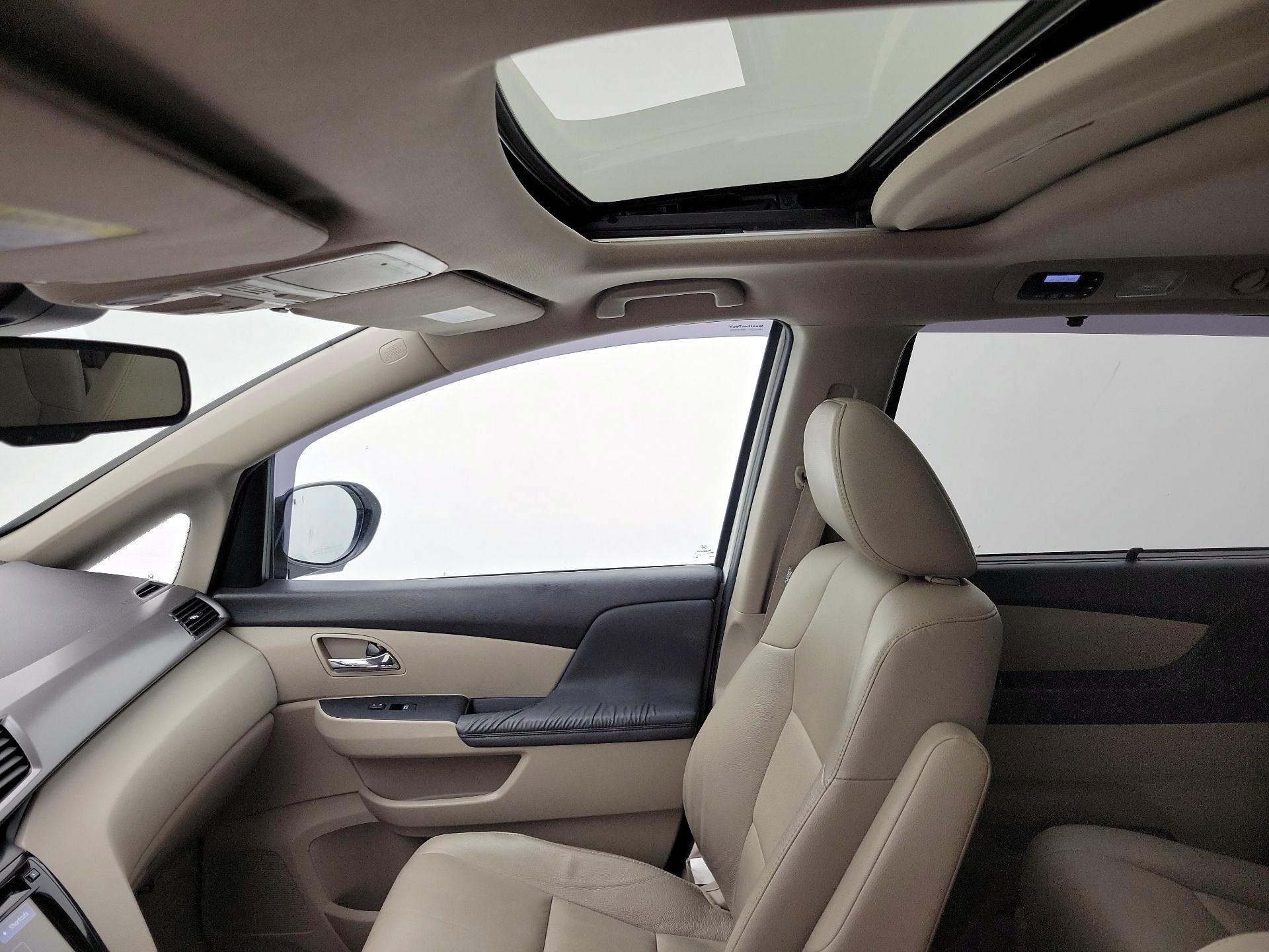 Thumbnail: 2015 Honda Odyssey - 19