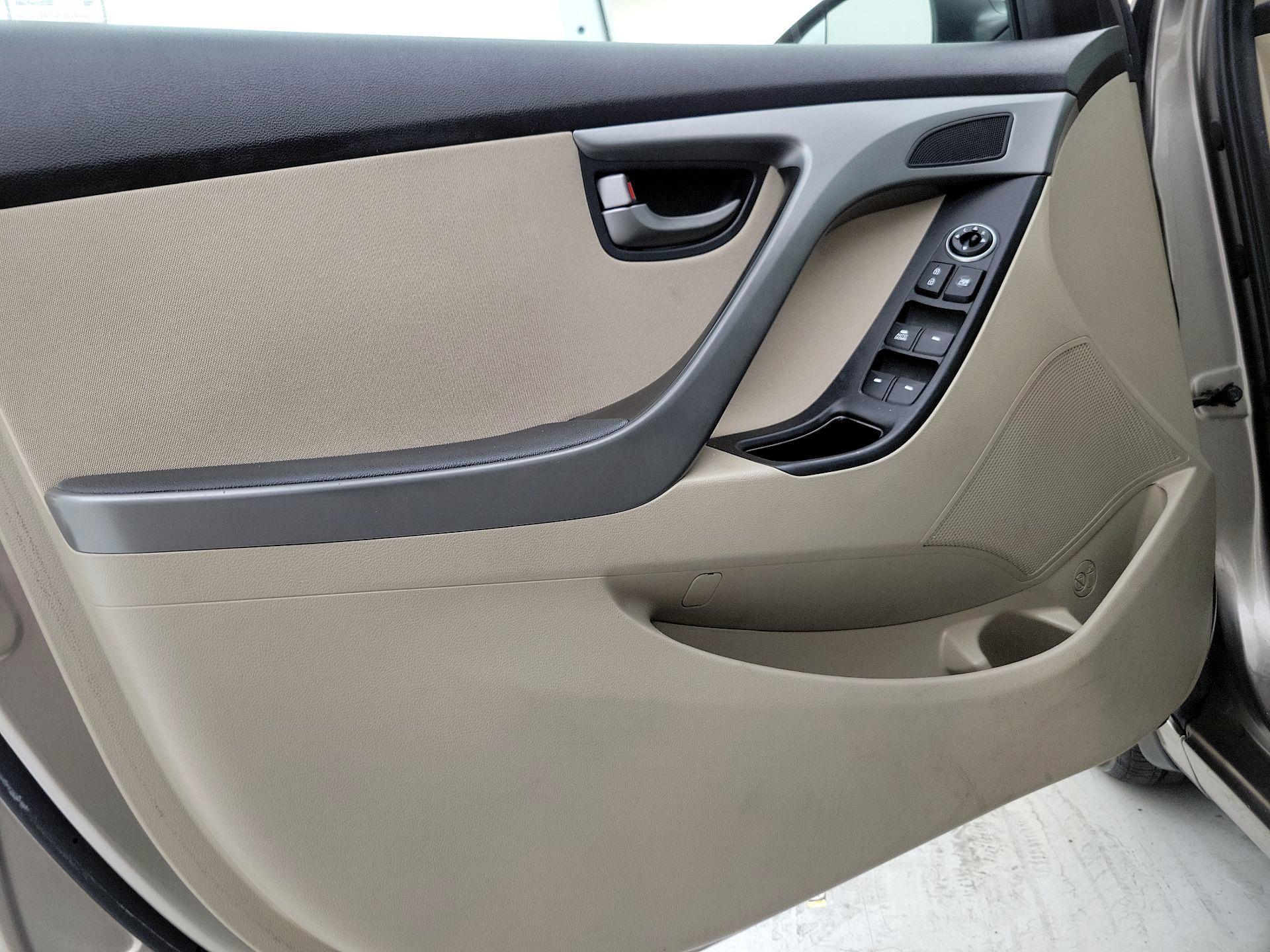 Thumbnail: 2014 Hyundai Elantra - 12