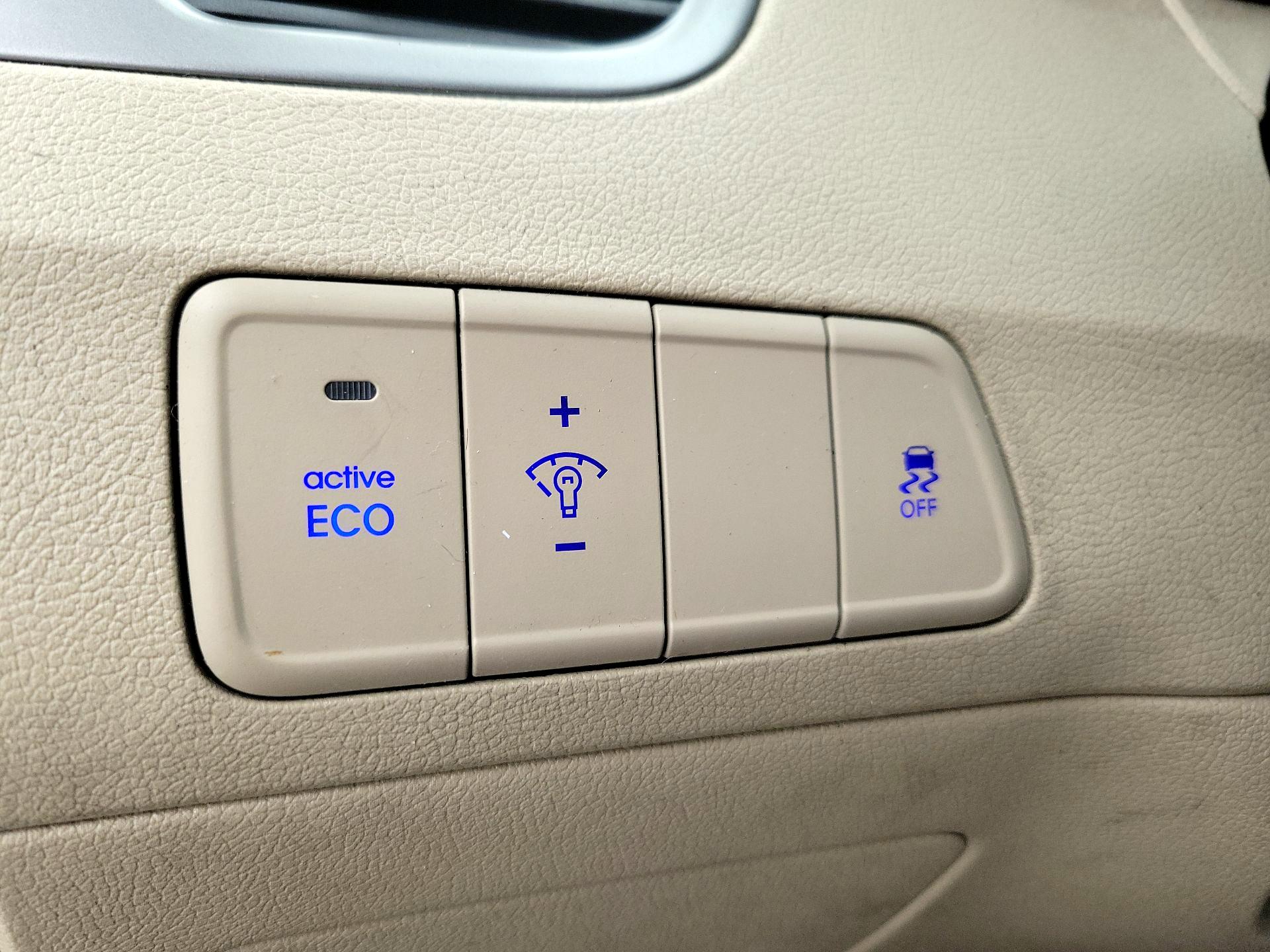 Thumbnail: 2014 Hyundai Elantra - 13