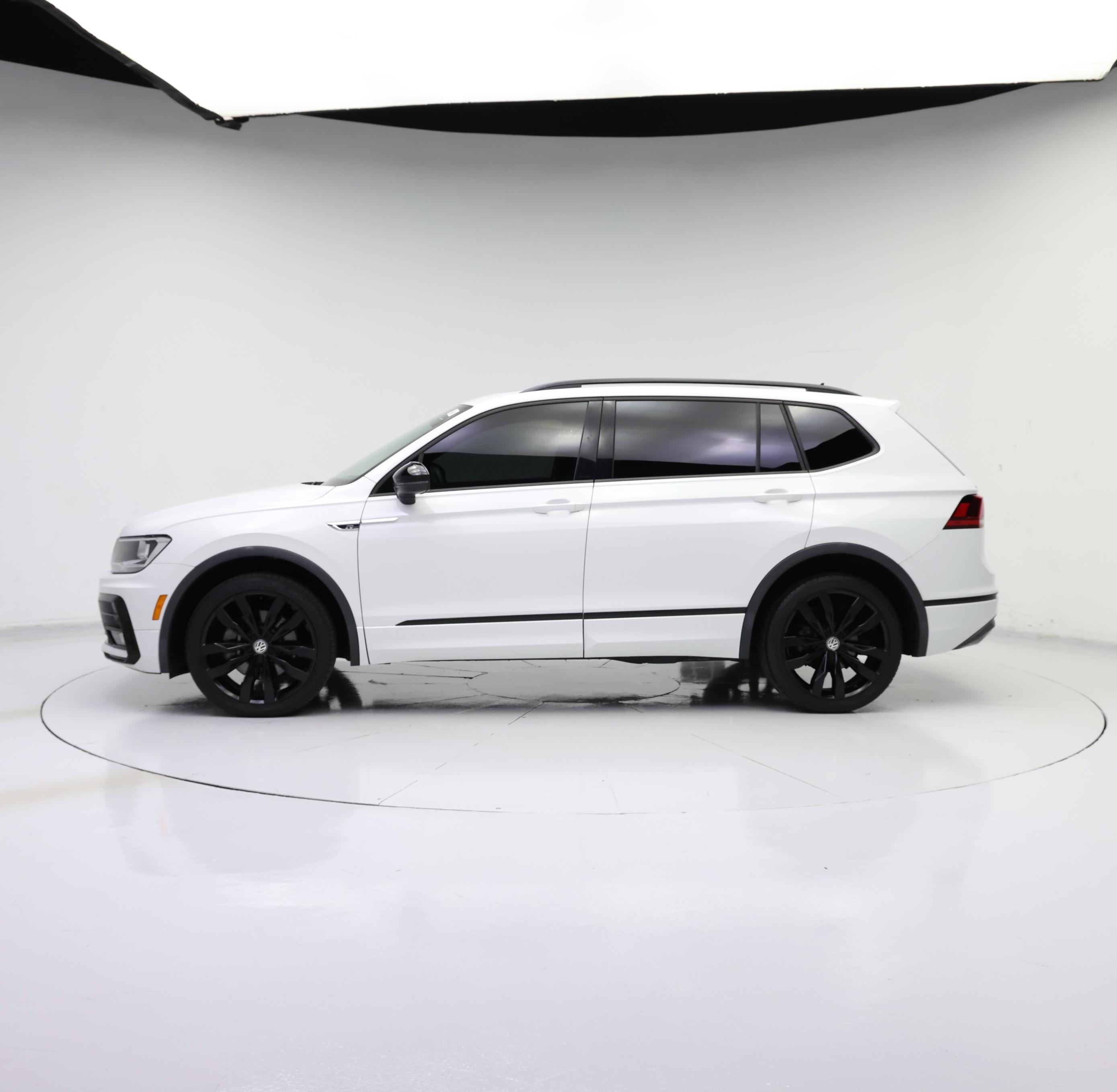 Thumbnail: 2021 Volkswagen Tiguan - 3