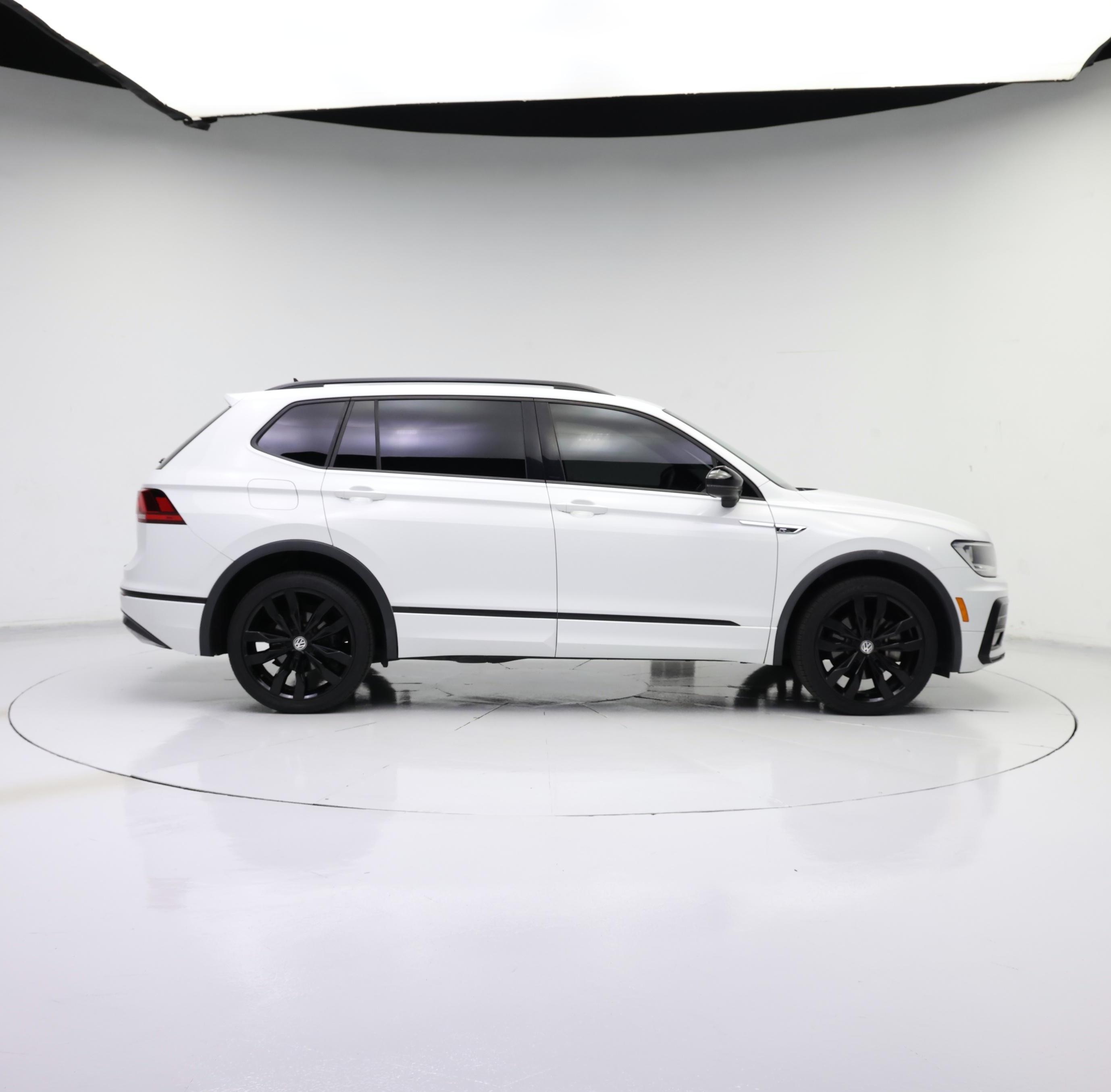 Thumbnail: 2021 Volkswagen Tiguan - 7