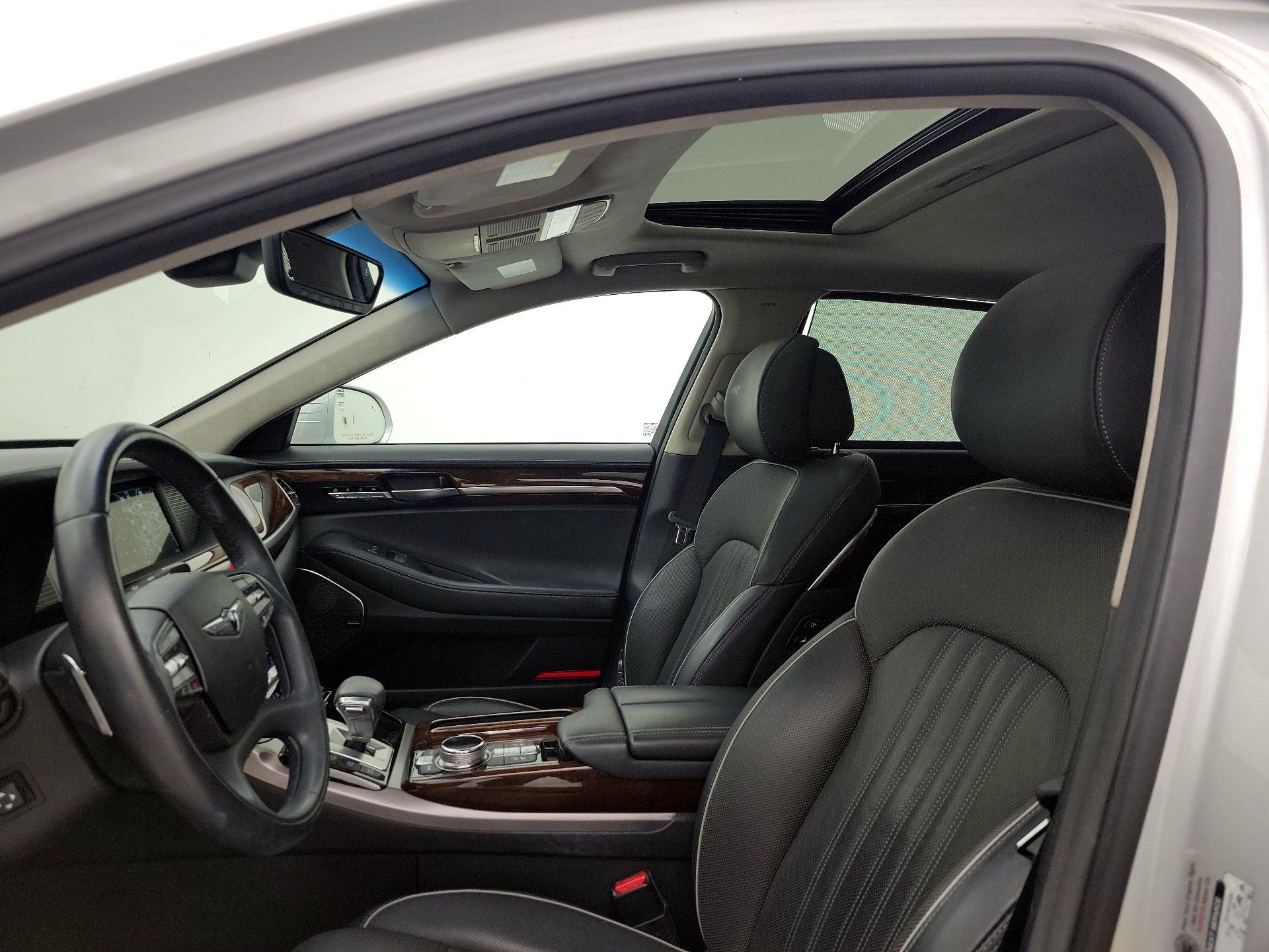 Thumbnail: 2019 Genesis G90 - 20