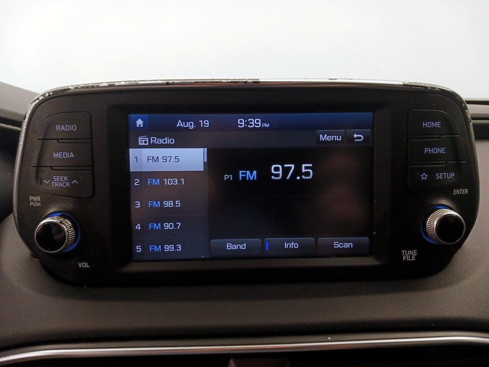 2019 Hyundai Santa Fe SE - Photo 16