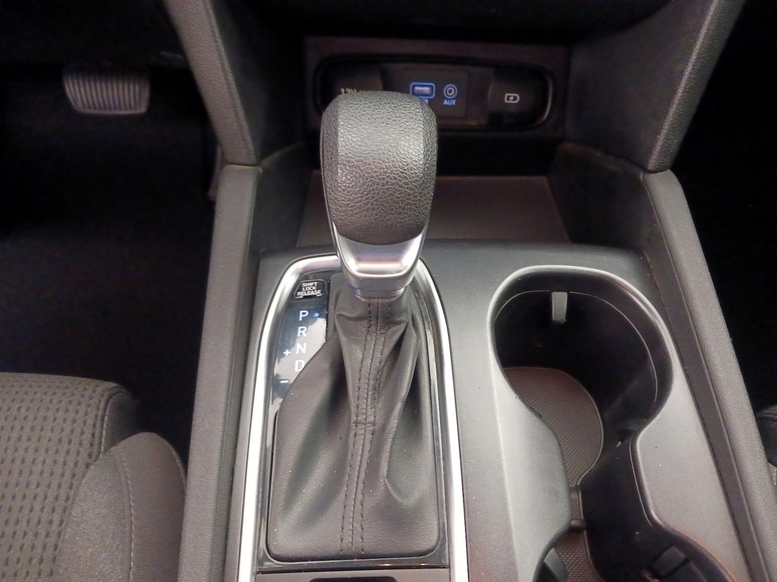 2019 Hyundai Santa Fe SE - Photo 18